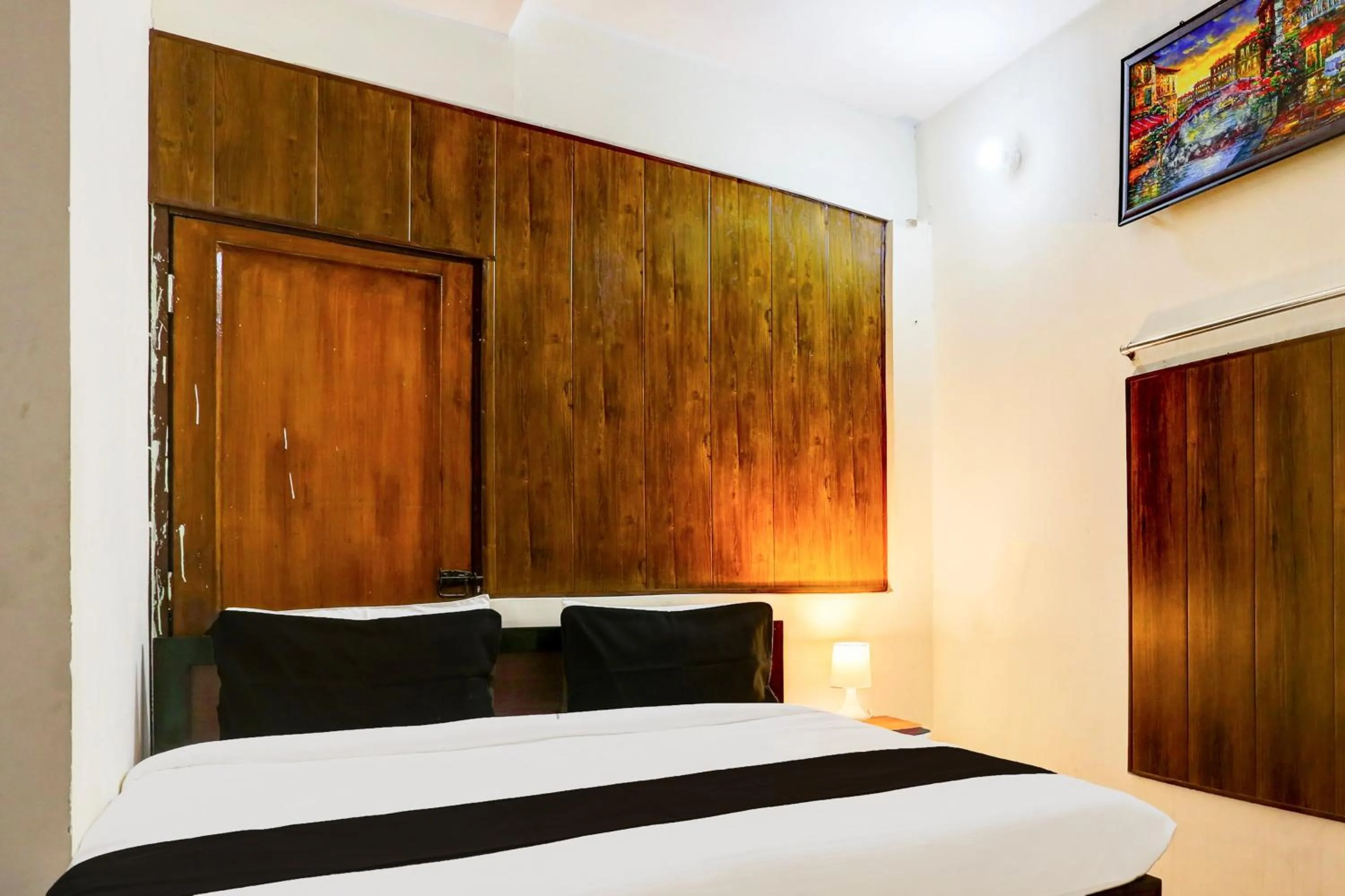 Bedroom, Bed in Hotel O KC