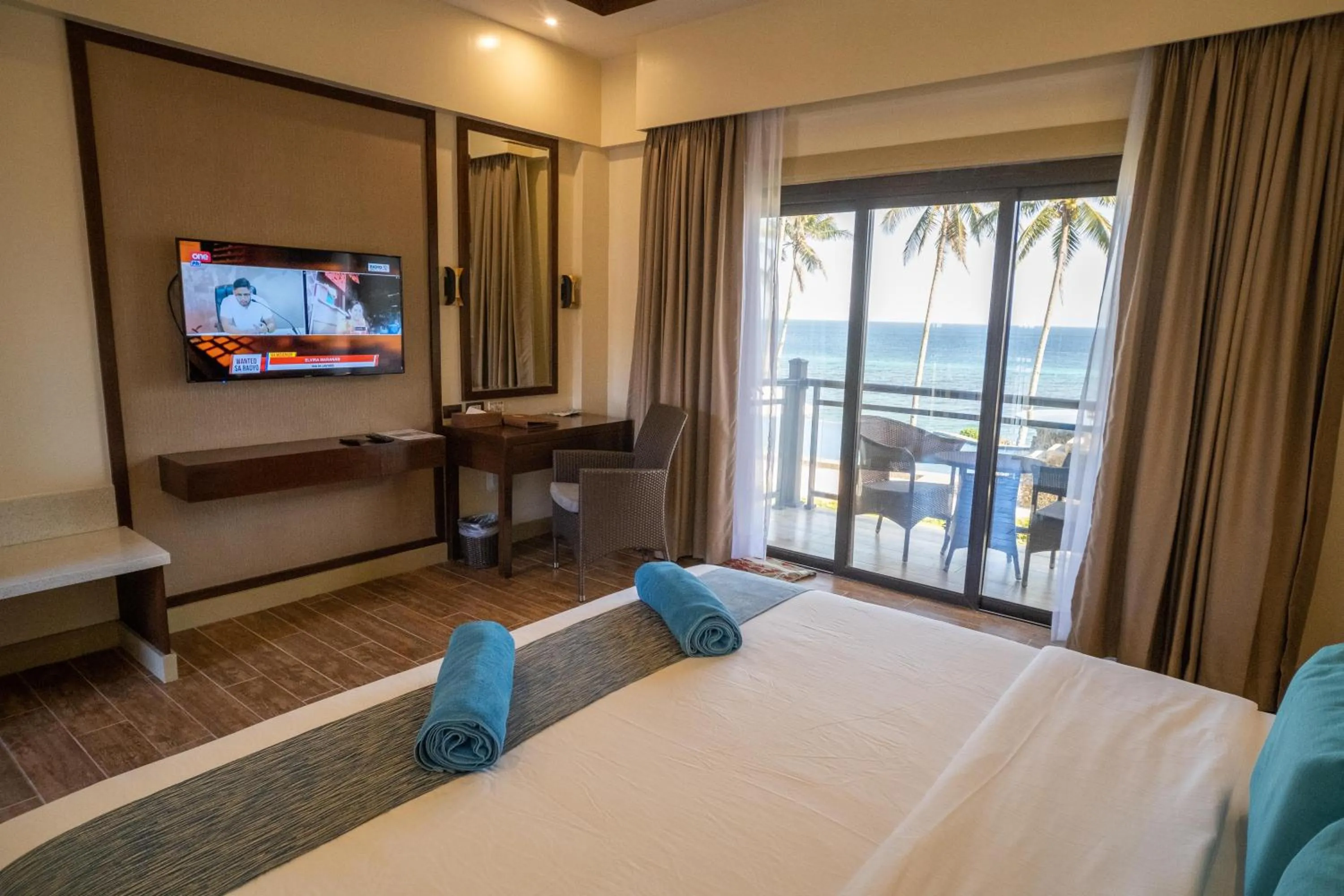 Bed in Parklane Bohol Resort and Spa