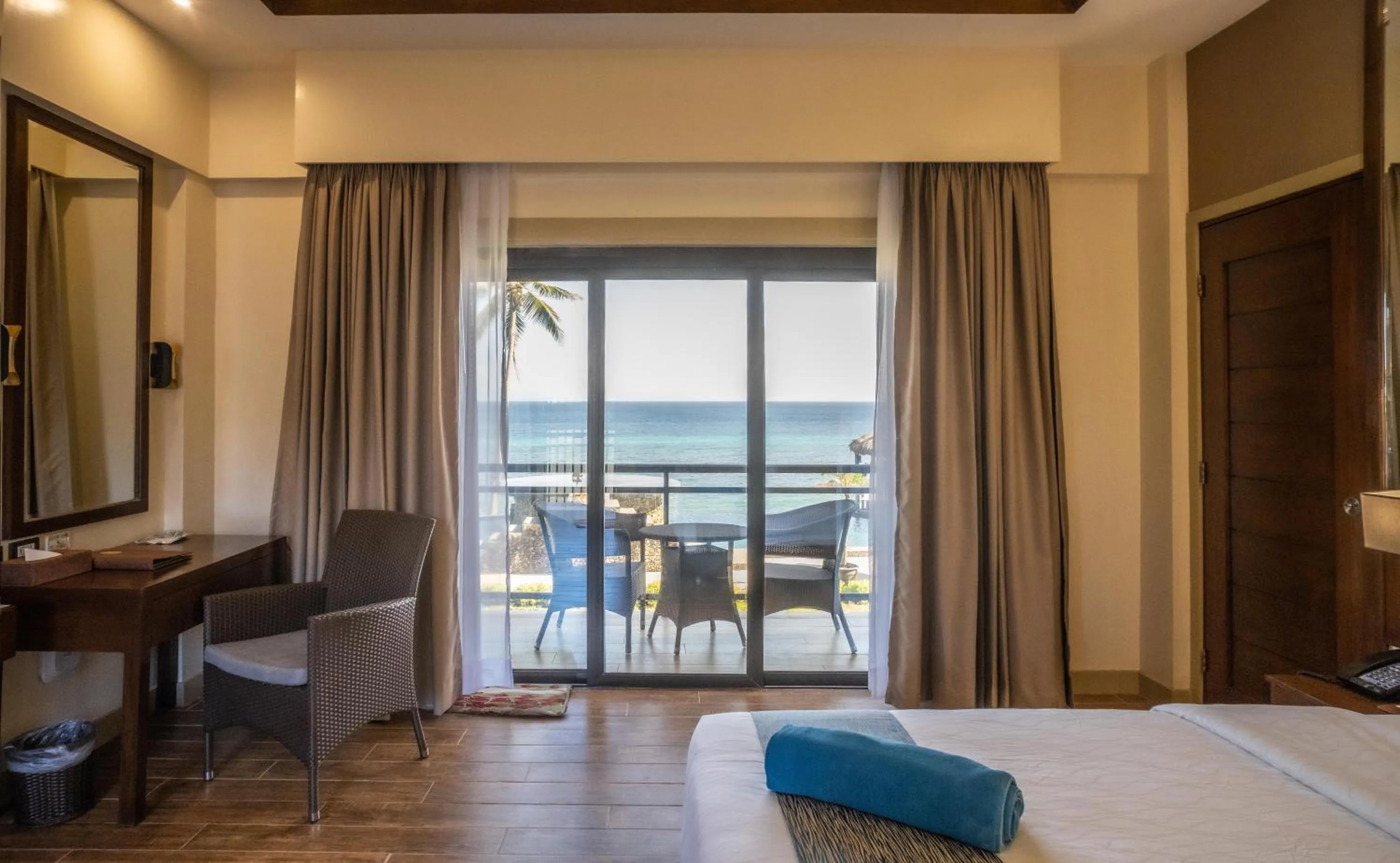 Bed in Parklane Bohol Resort and Spa