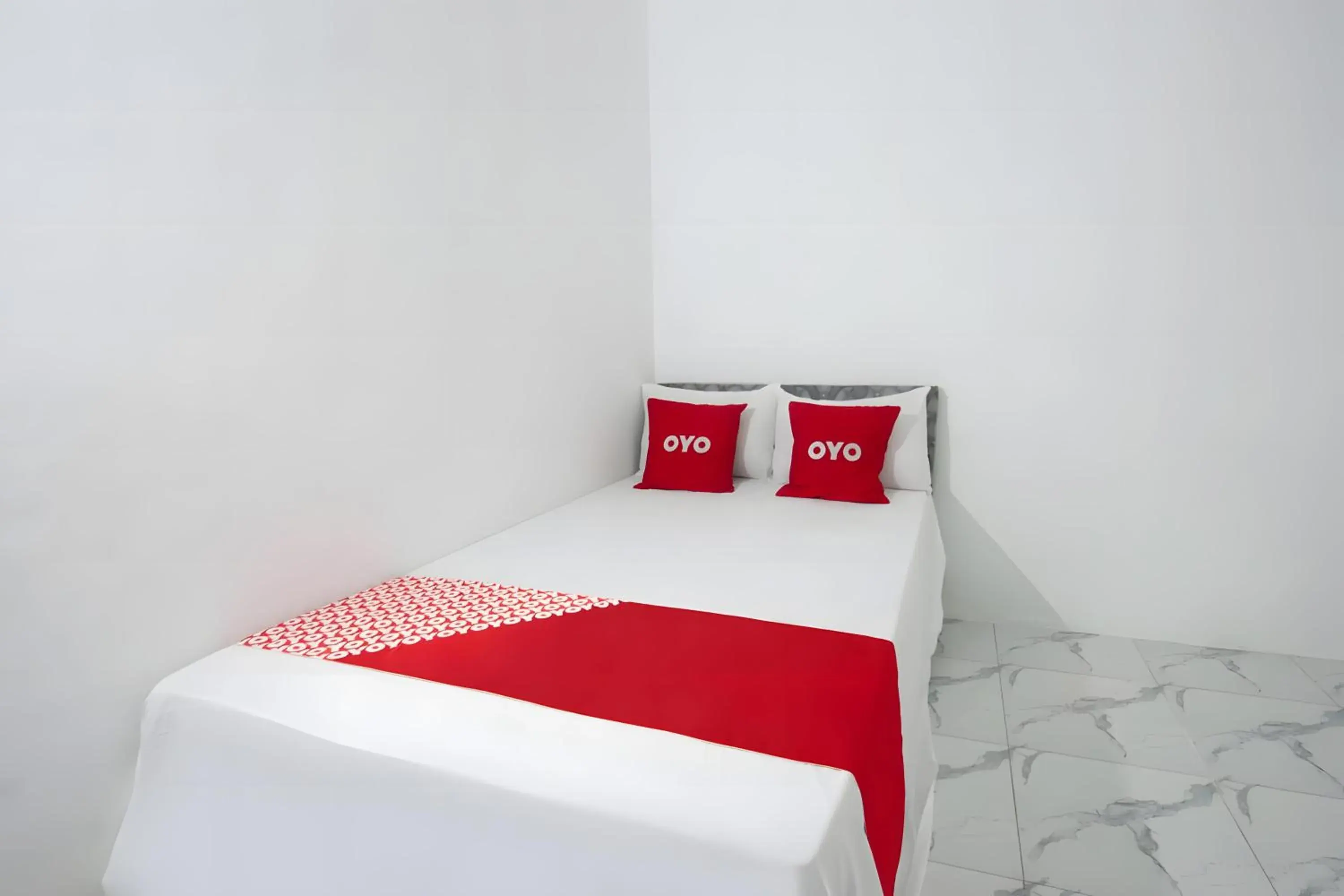 Bedroom, Bed in OYO 93440 Warde Hotel Near Sae Restaurant Bedroom, Bed in OYO 93440 Warde Hotel Near Sae Restaurant