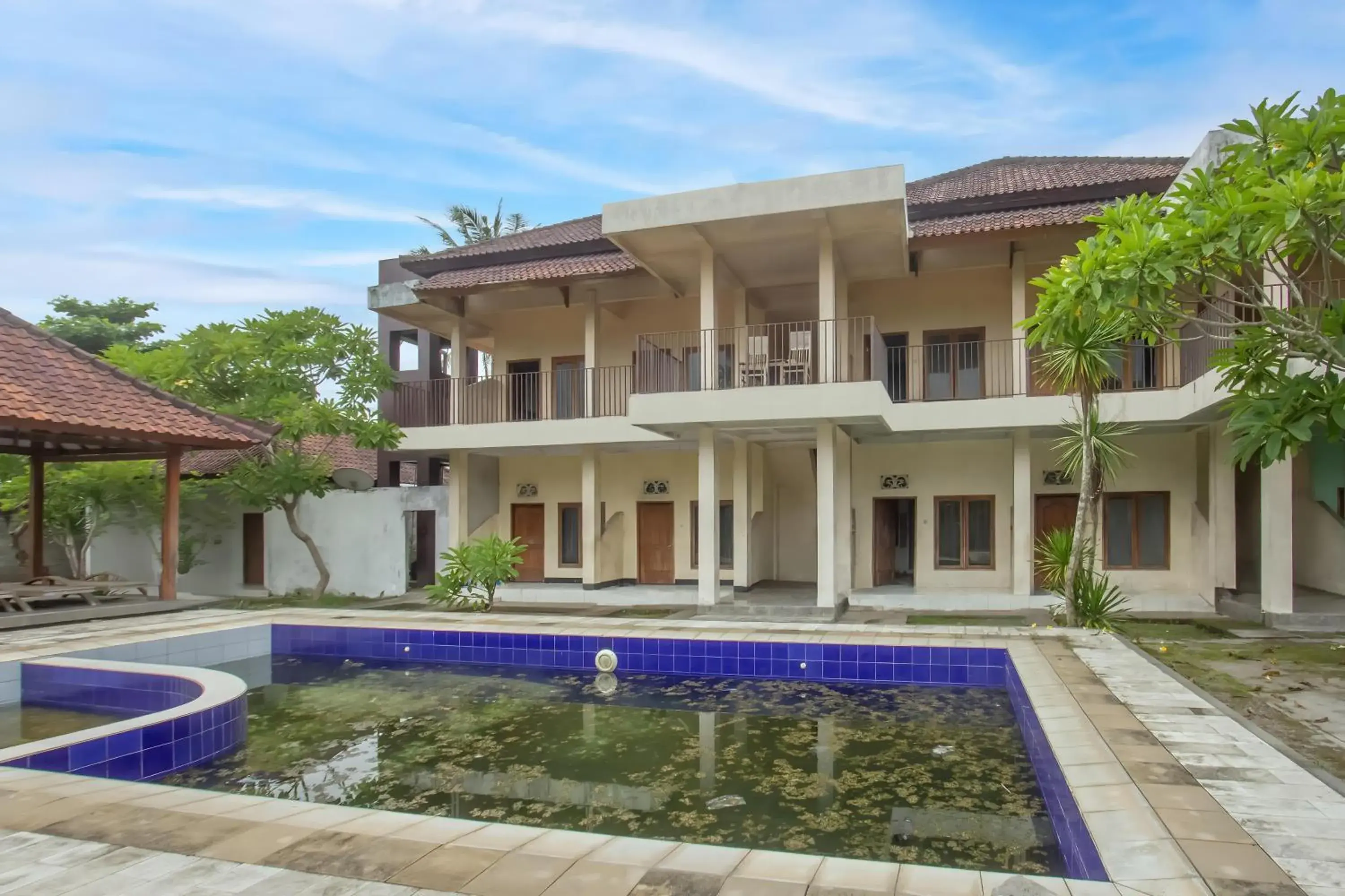 Facade/entrance in OYO 93440 Warde Hotel Near Sae Restaurant Facade/entrance in OYO 93440 Warde Hotel Near Sae Restaurant