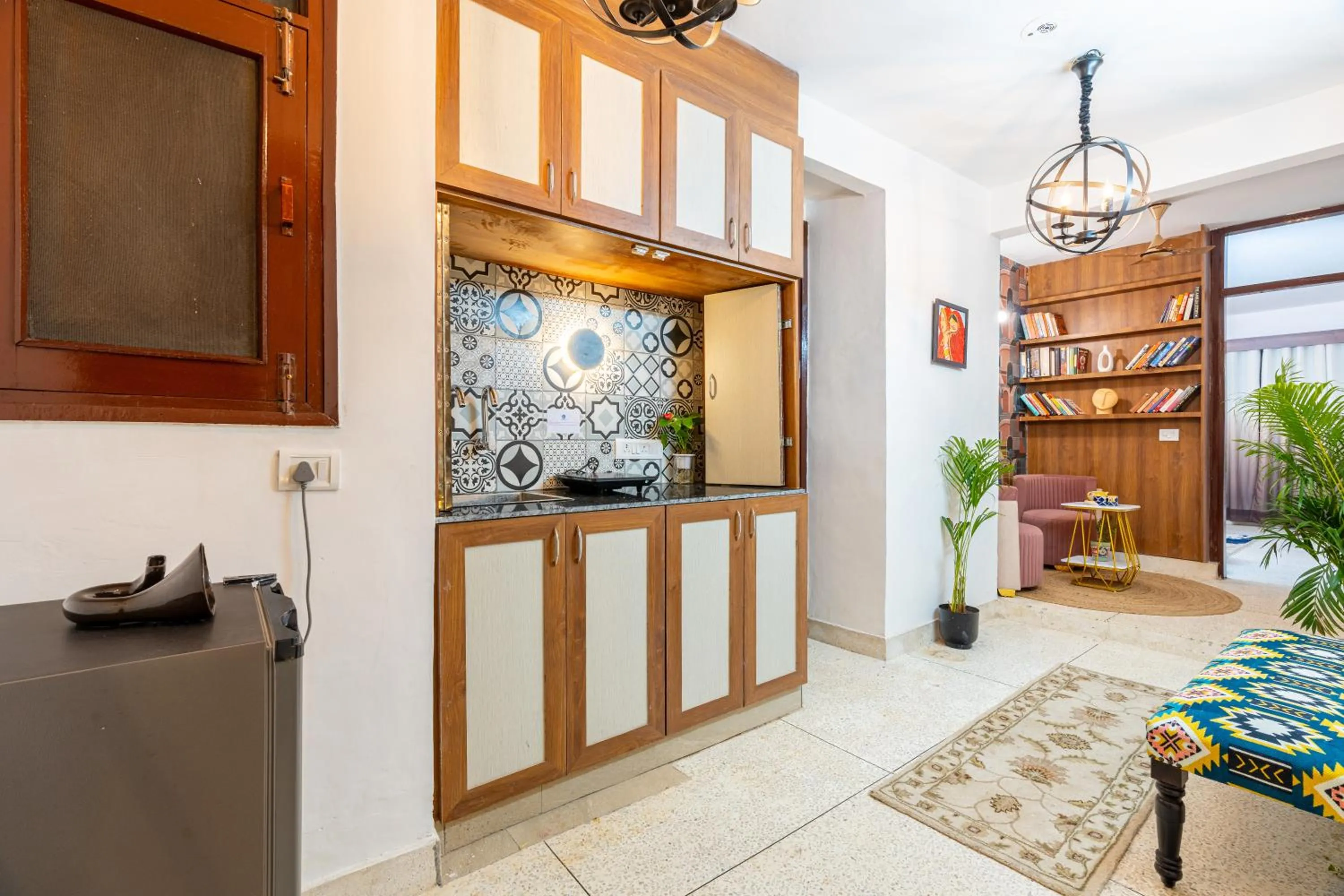 Kitchen or kitchenette in Homlee-Excellency Large 4BHK-South Delhi- NFC