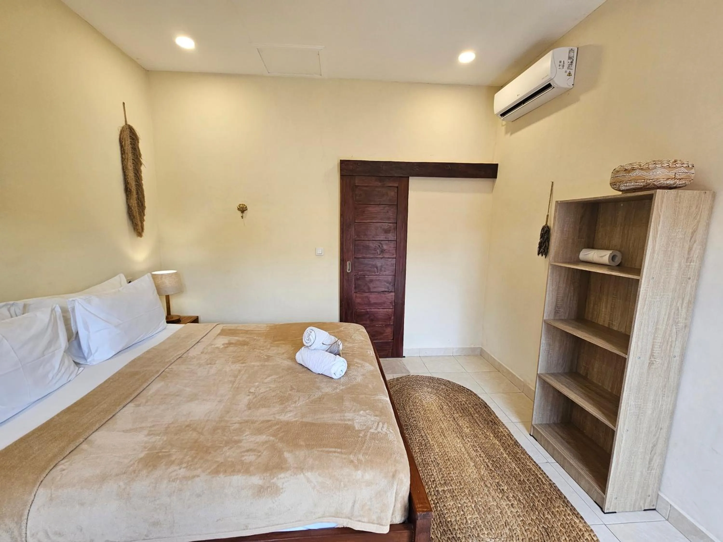 Photo of the whole room, Bed in Risna Homestay