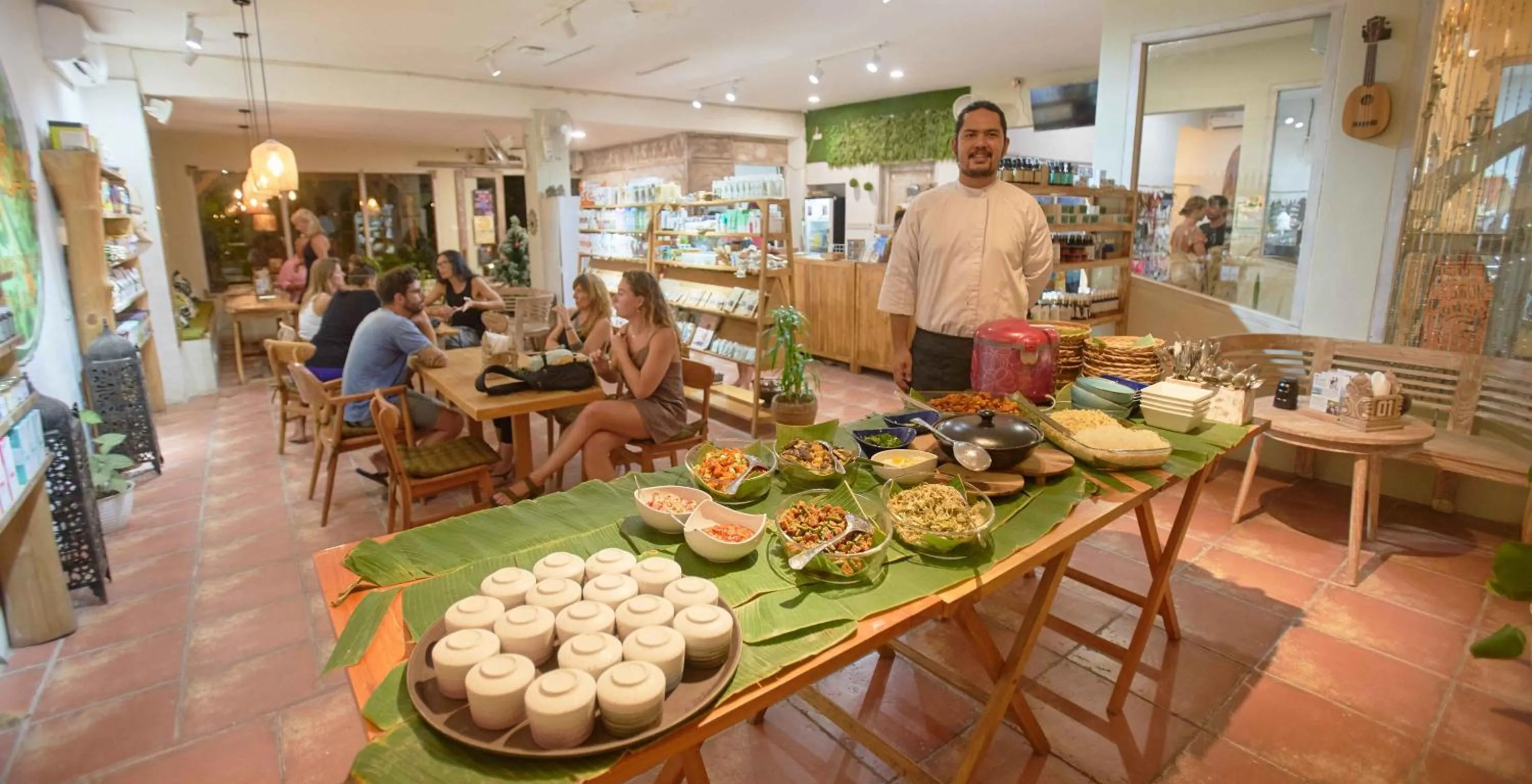 Restaurant/places to eat in Risna Homestay