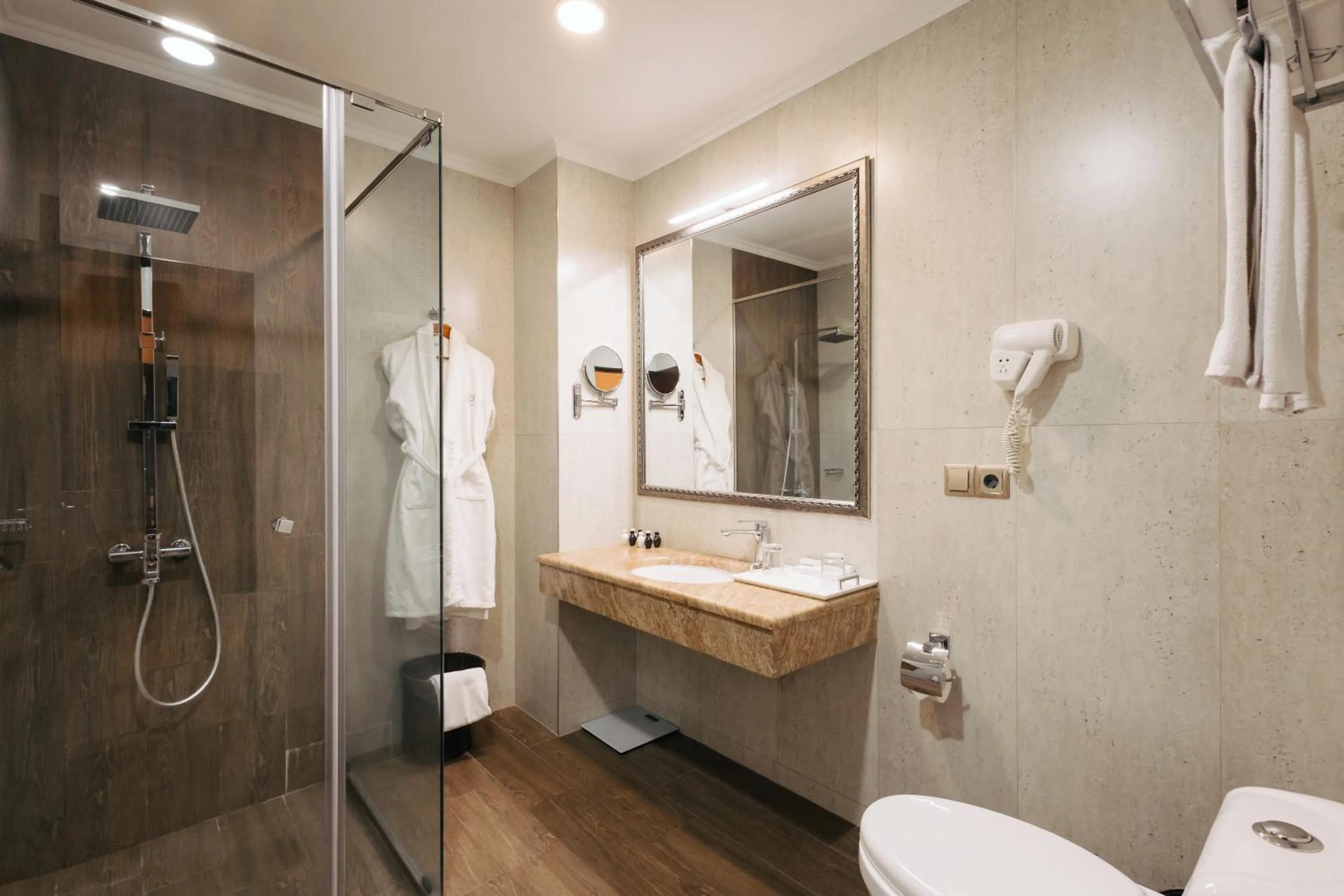 Shower in Paris Hotel Yerevan