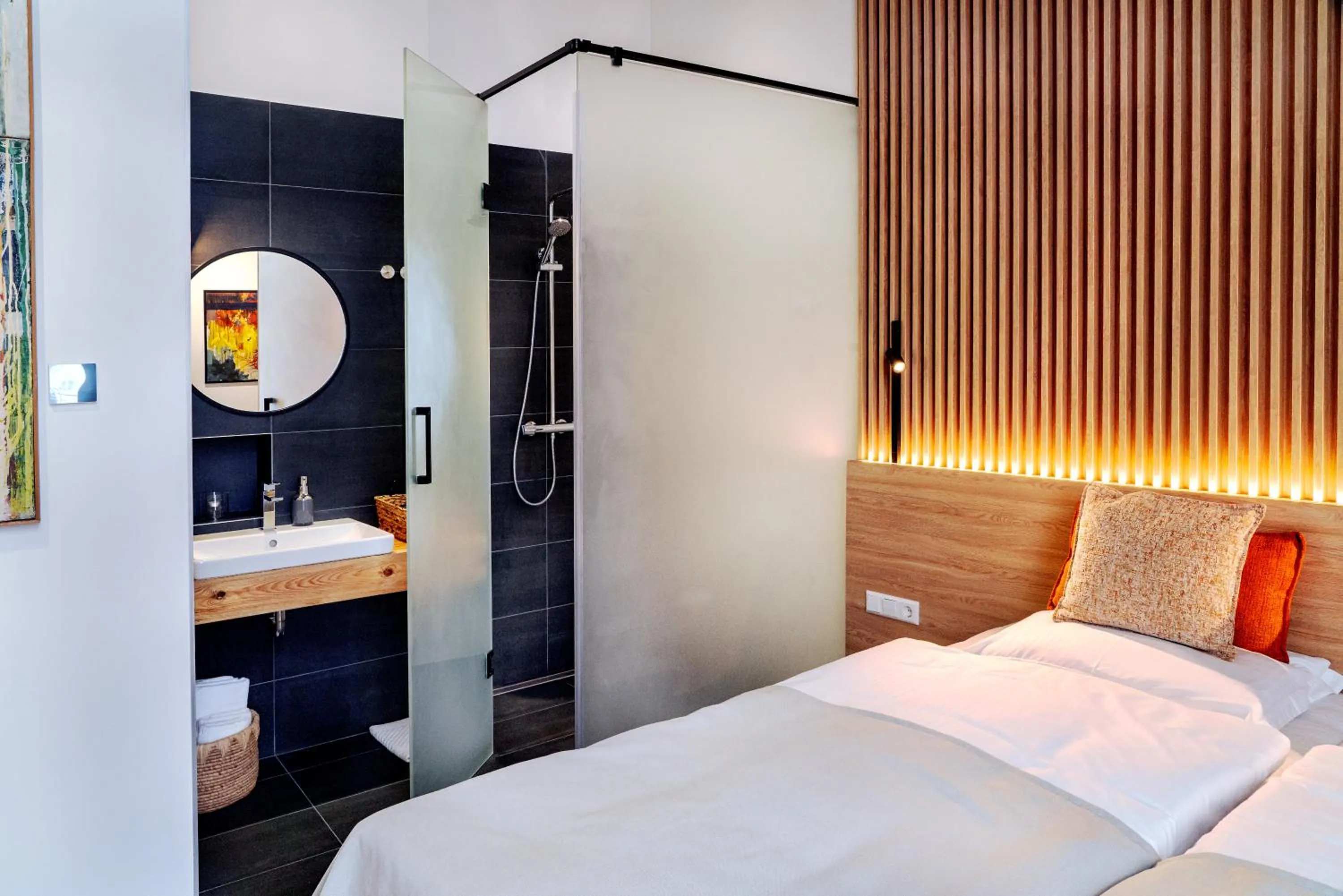 Shower, Bed in Armine's B&B