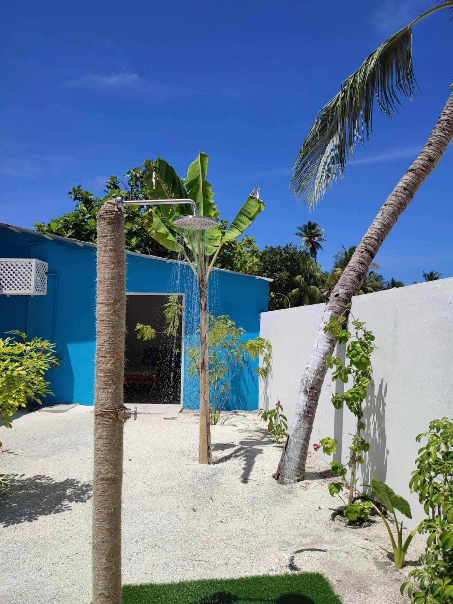 Property building in EQ SURF RETREAT