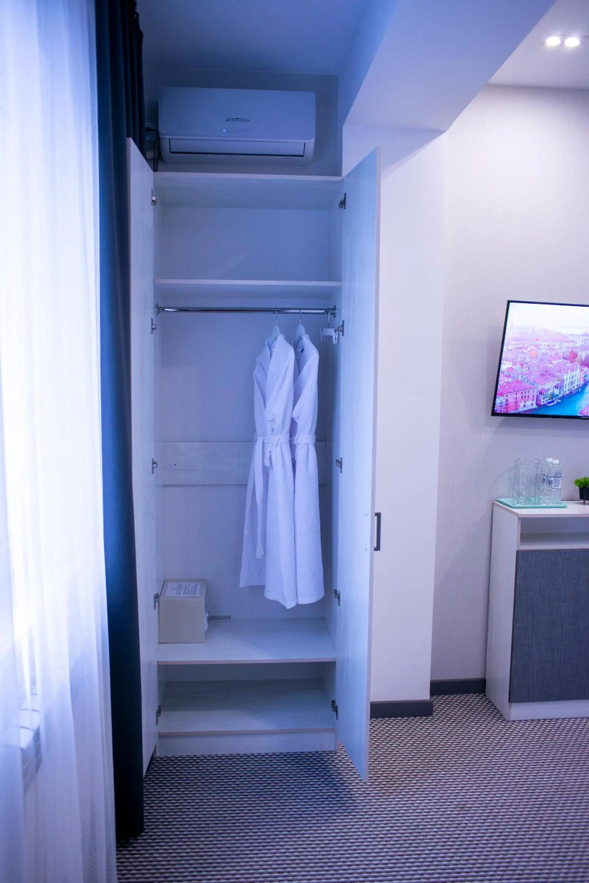 wardrobe in Tengri Hotel
