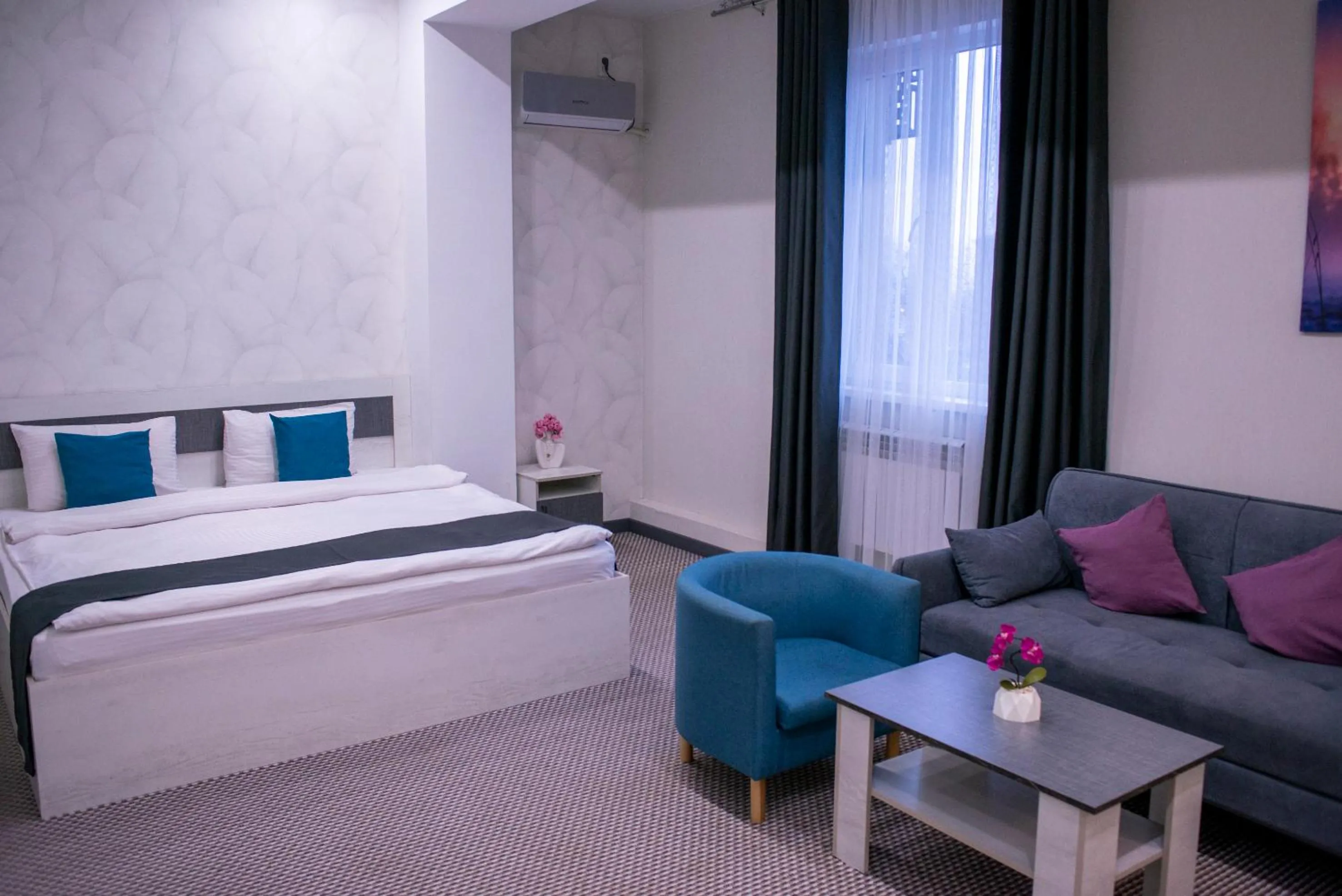 Photo of the whole room, Bed in Tengri Hotel