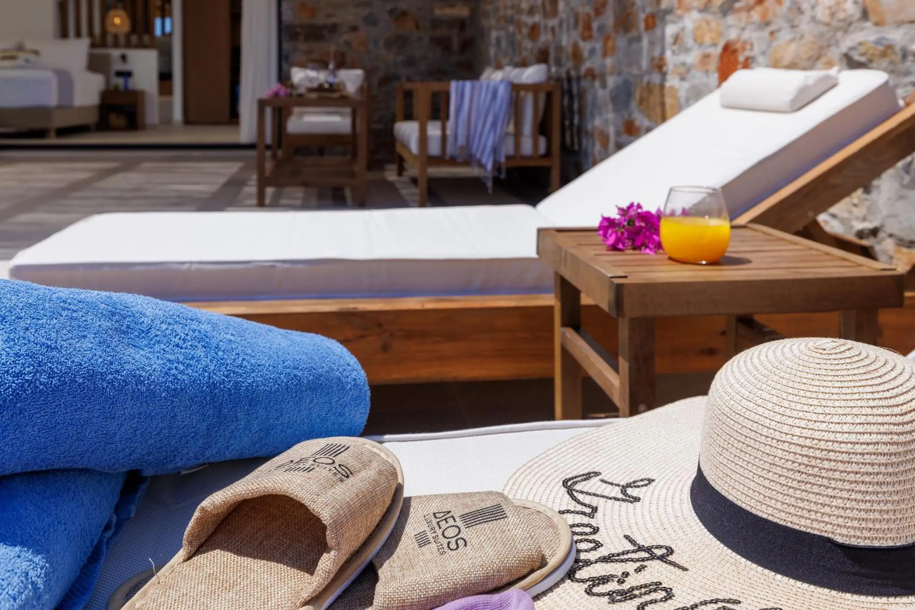 Deos Luxury Suites - Adults Only Deos Luxury Suites - Adults Only