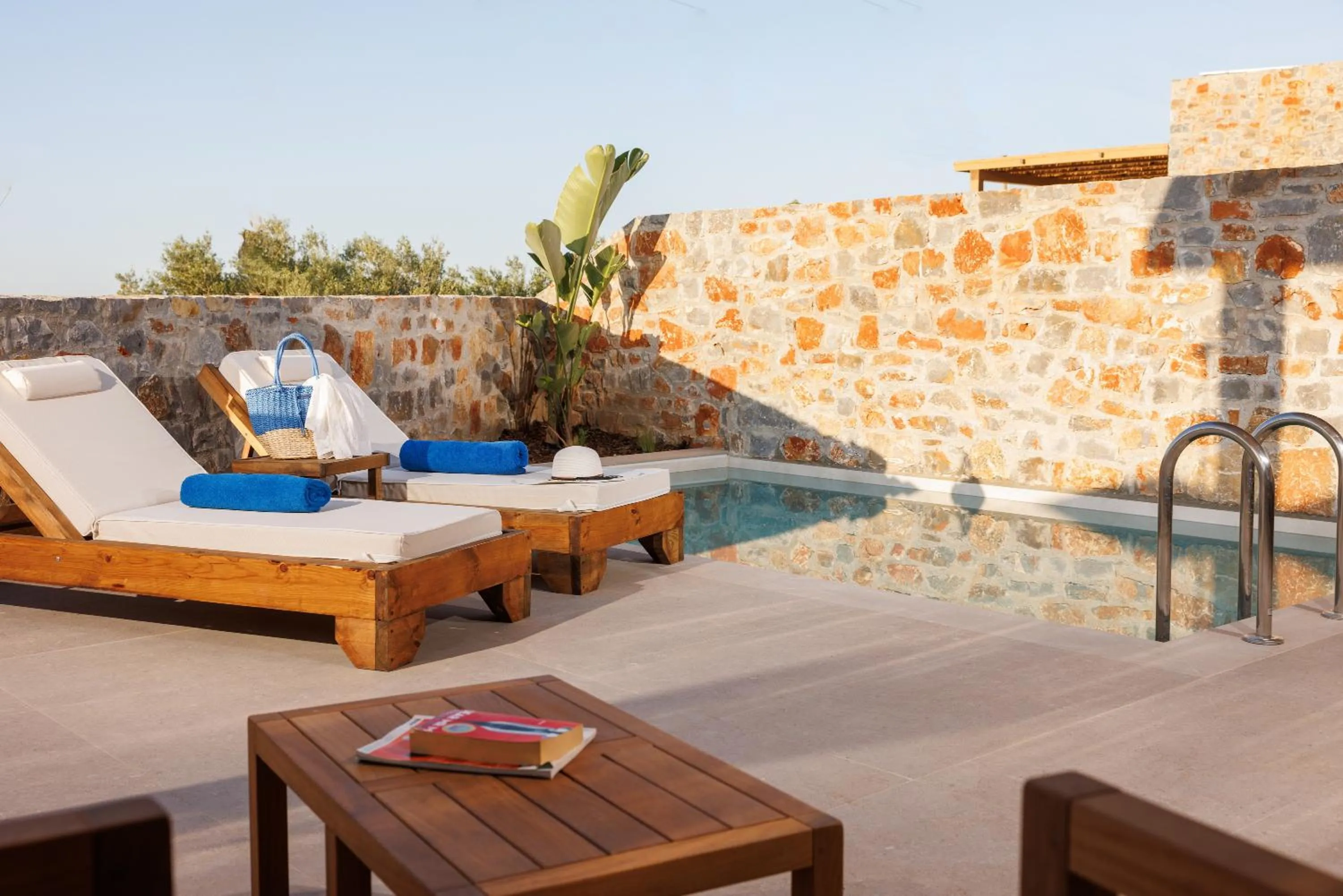 Deos Luxury Suites - Adults Only