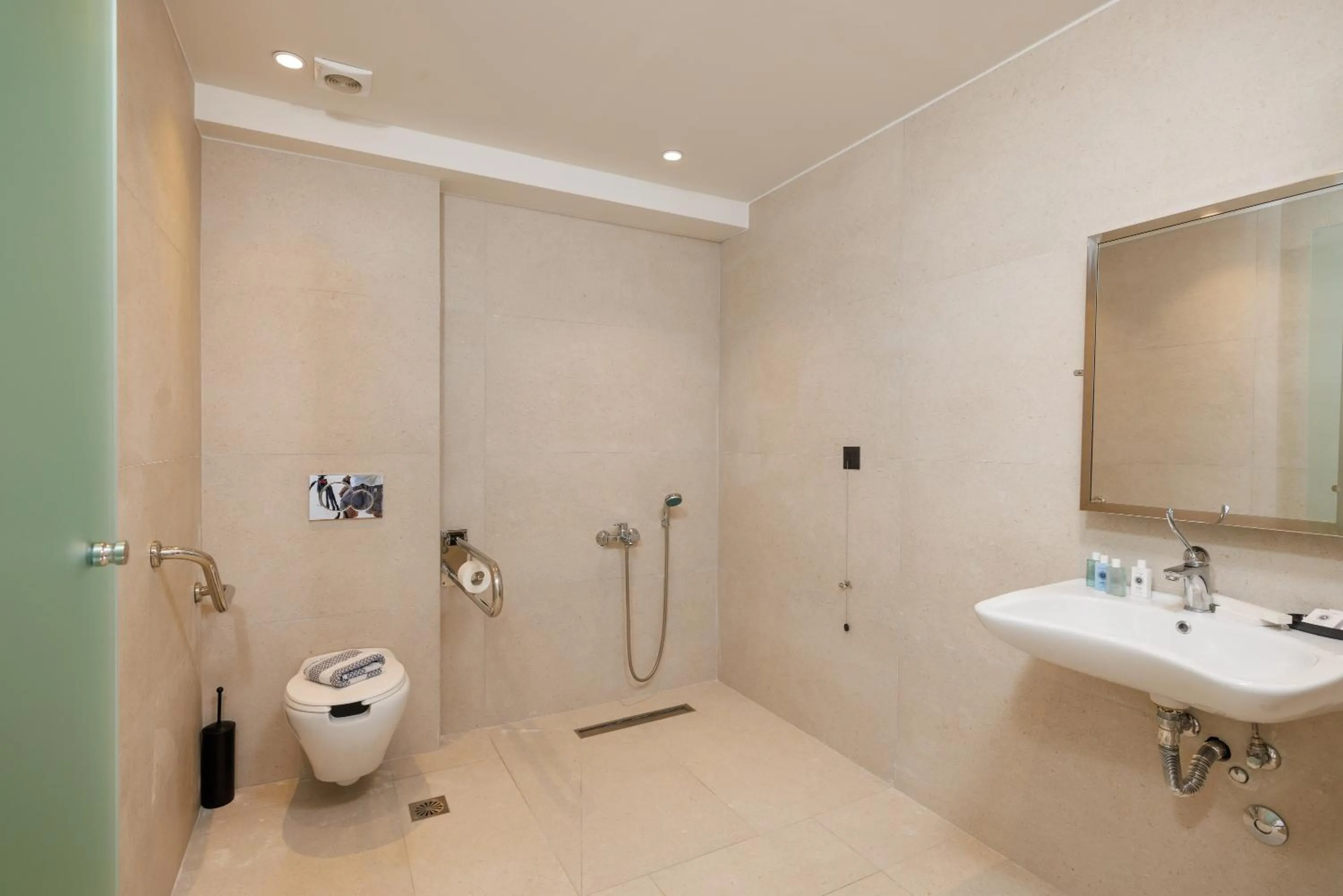 Deos Luxury Suites - Adults Only