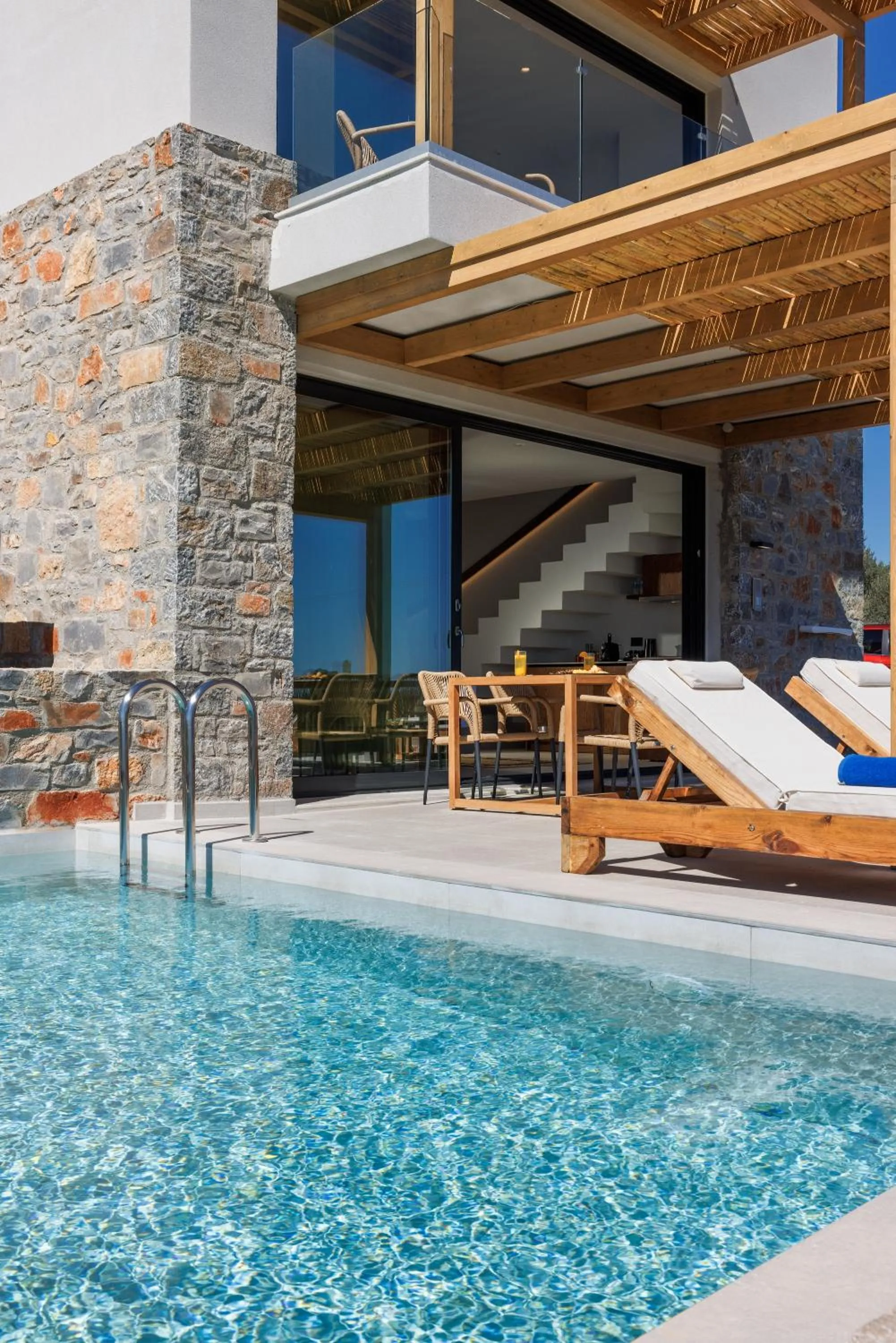 Deos Luxury Suites - Adults Only