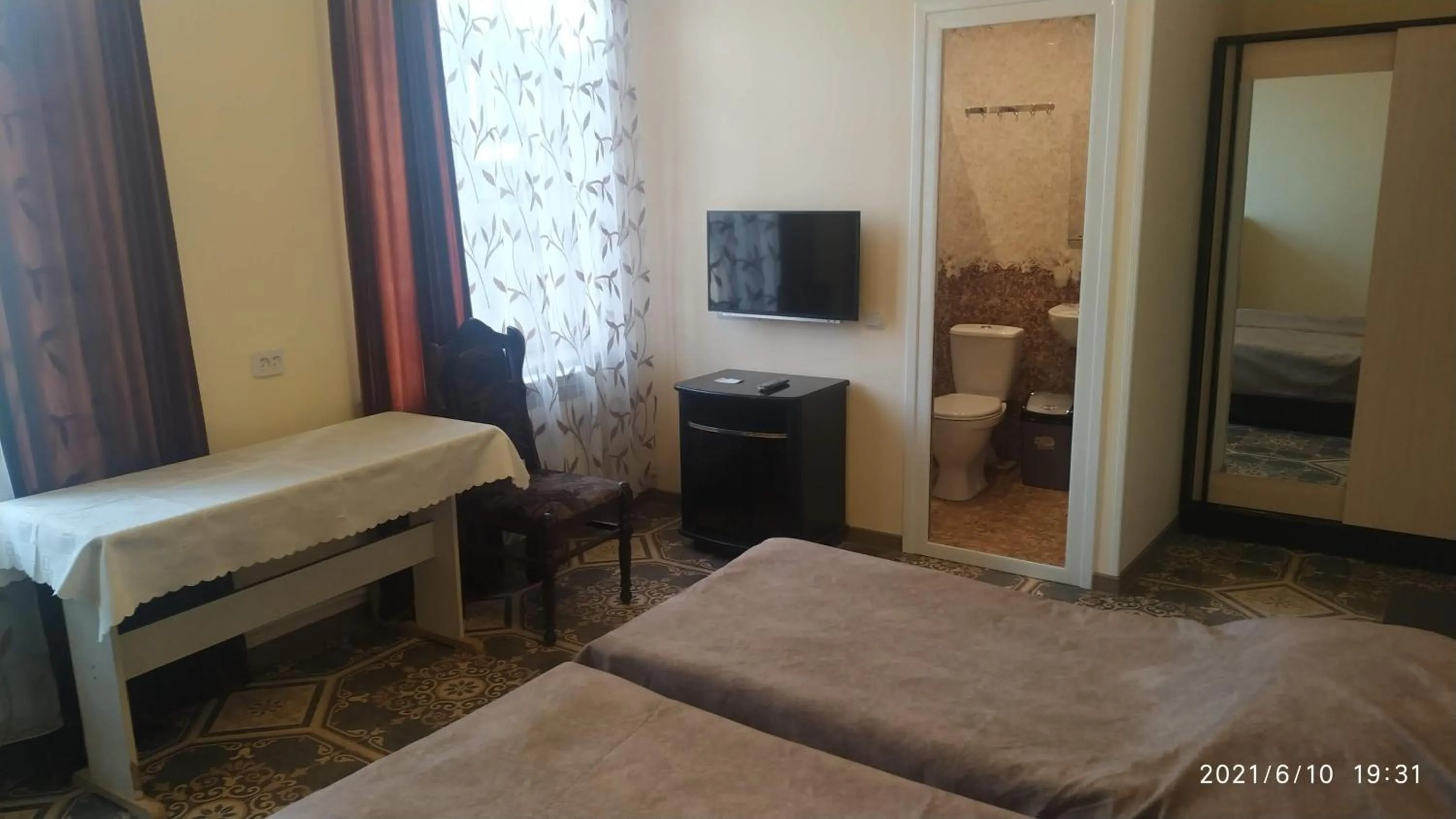 Bed in Erazank Hotel