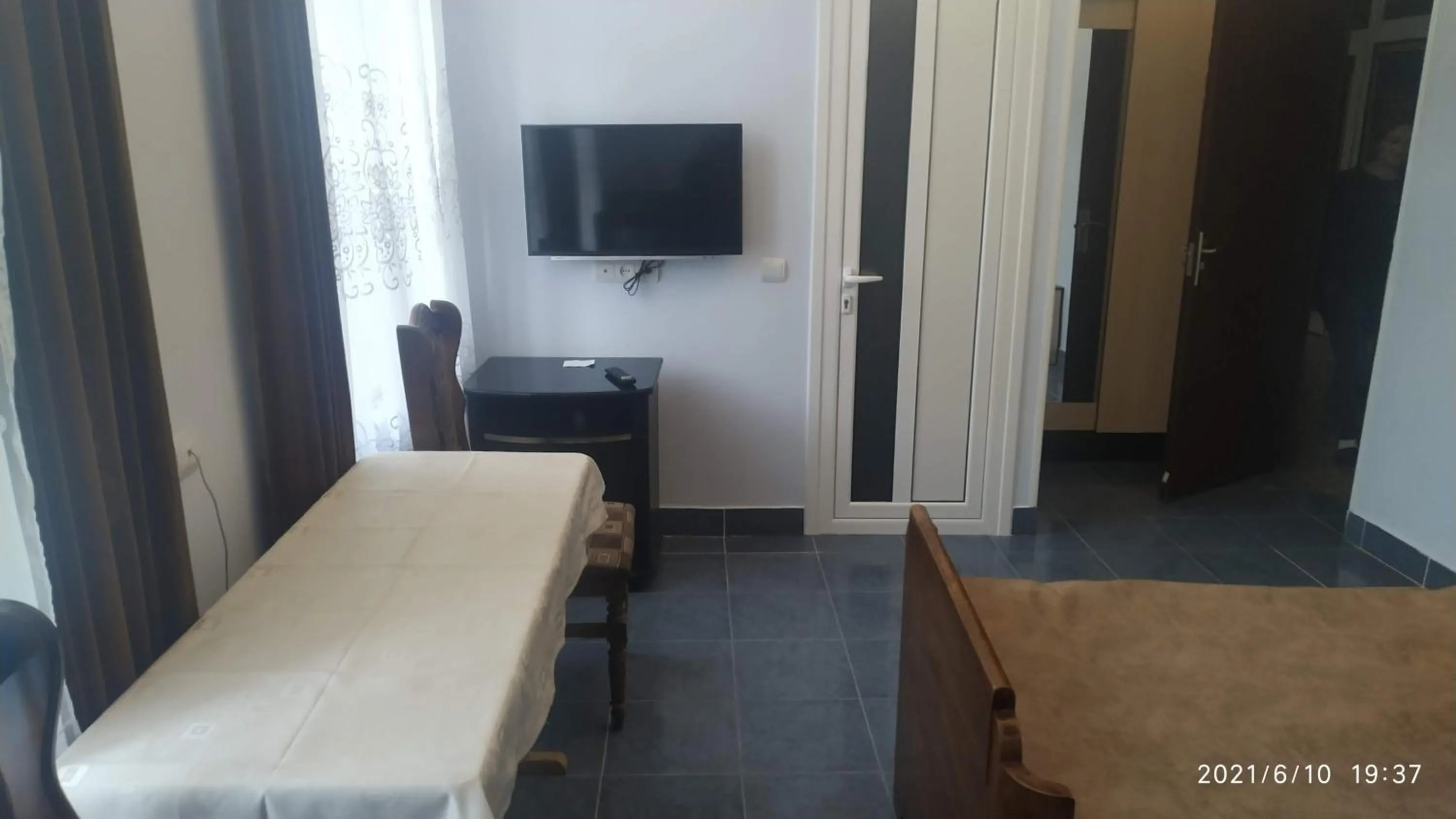 Photo of the whole room in Erazank Hotel