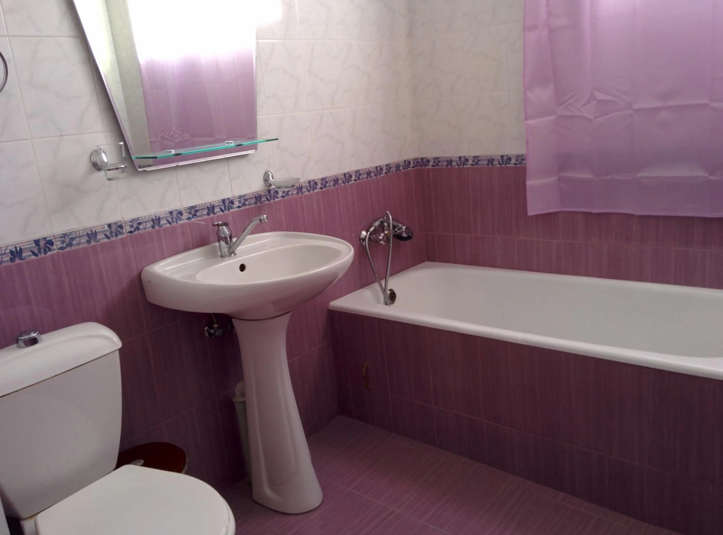 Toilet in Erazank Hotel