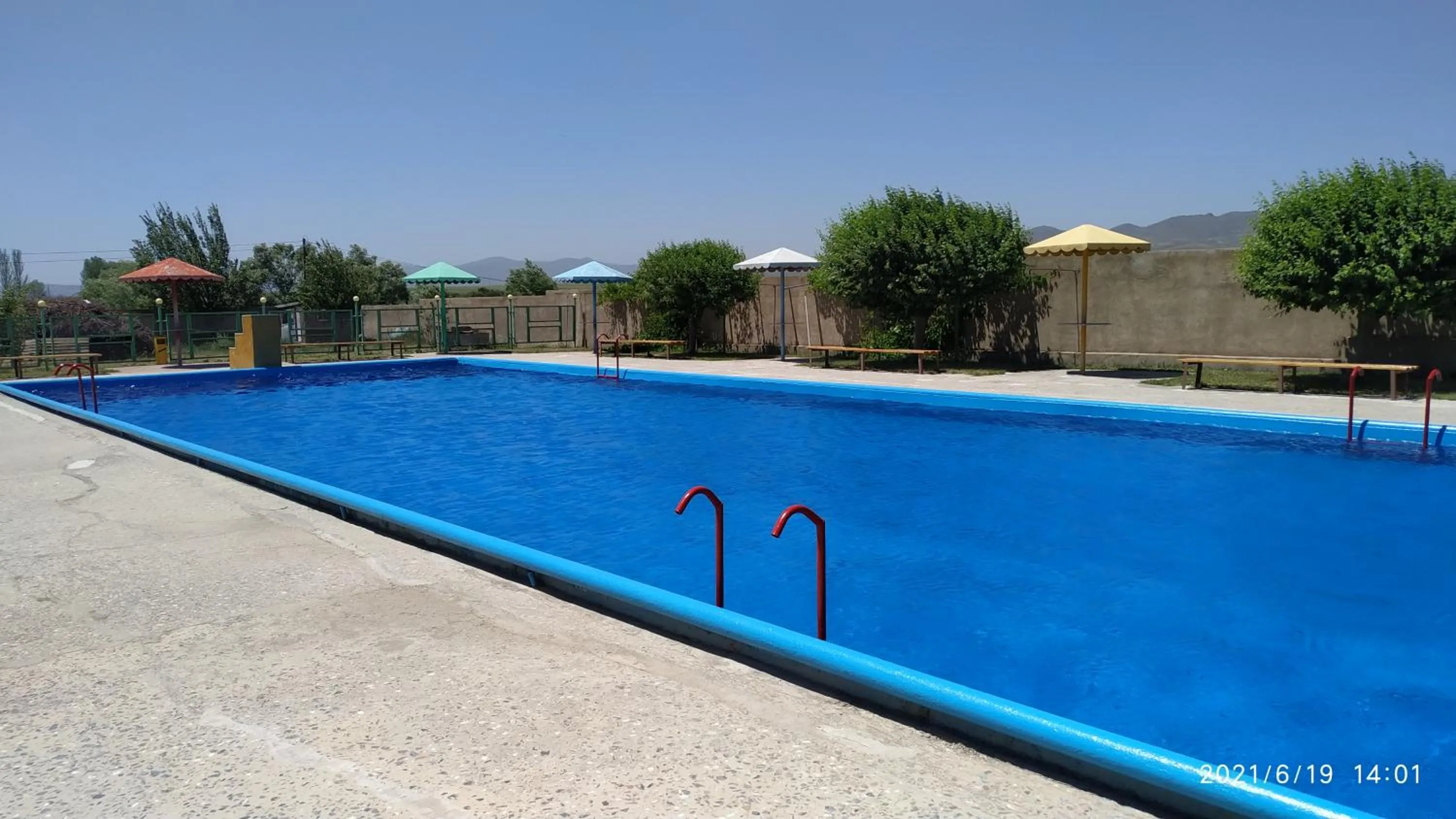 Swimming pool in Erazank Hotel