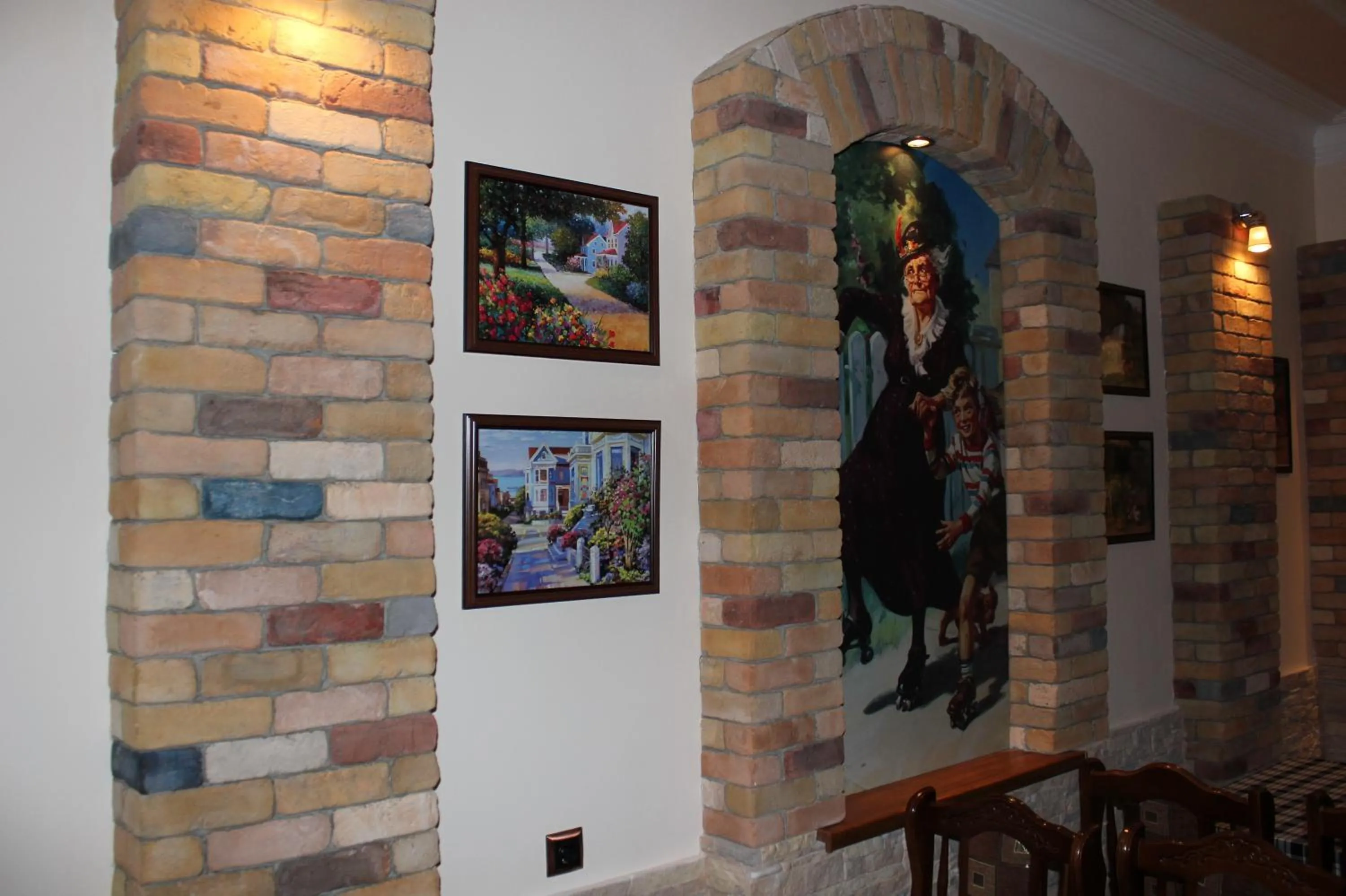 Restaurant/places to eat in Erazank Hotel