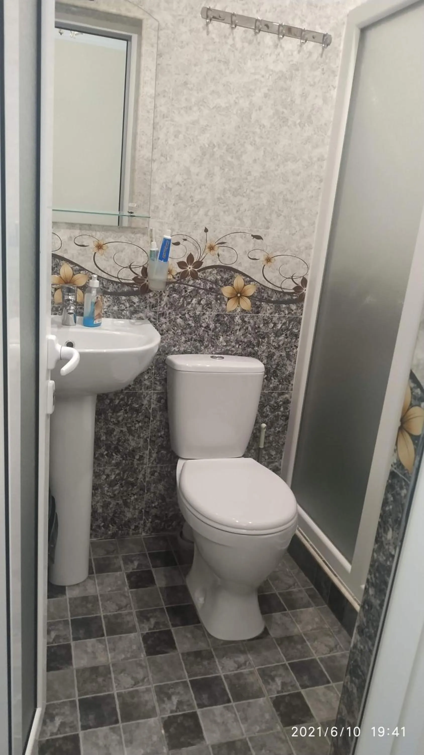 Bathroom in Erazank Hotel