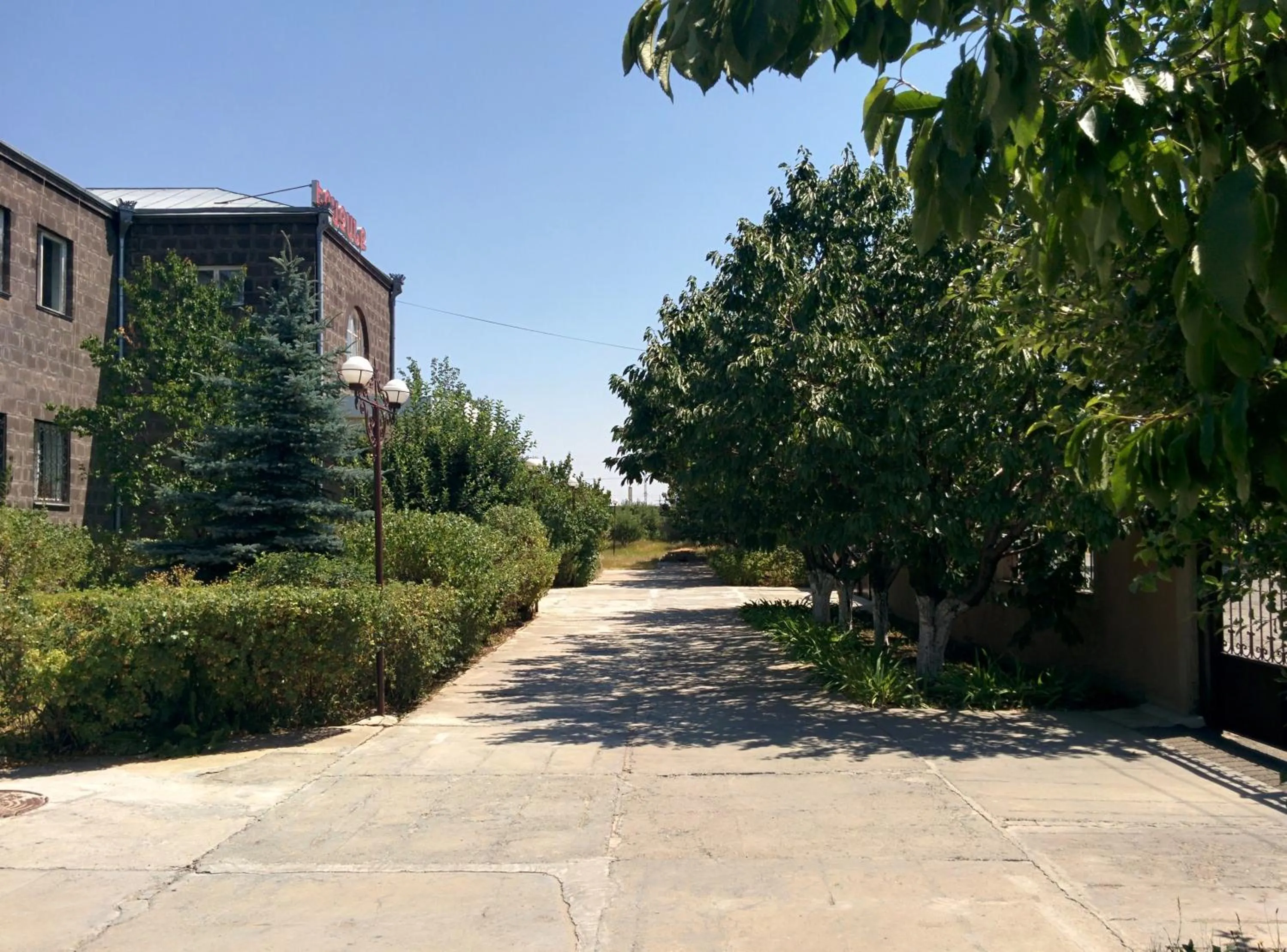 Facade/entrance in Erazank Hotel