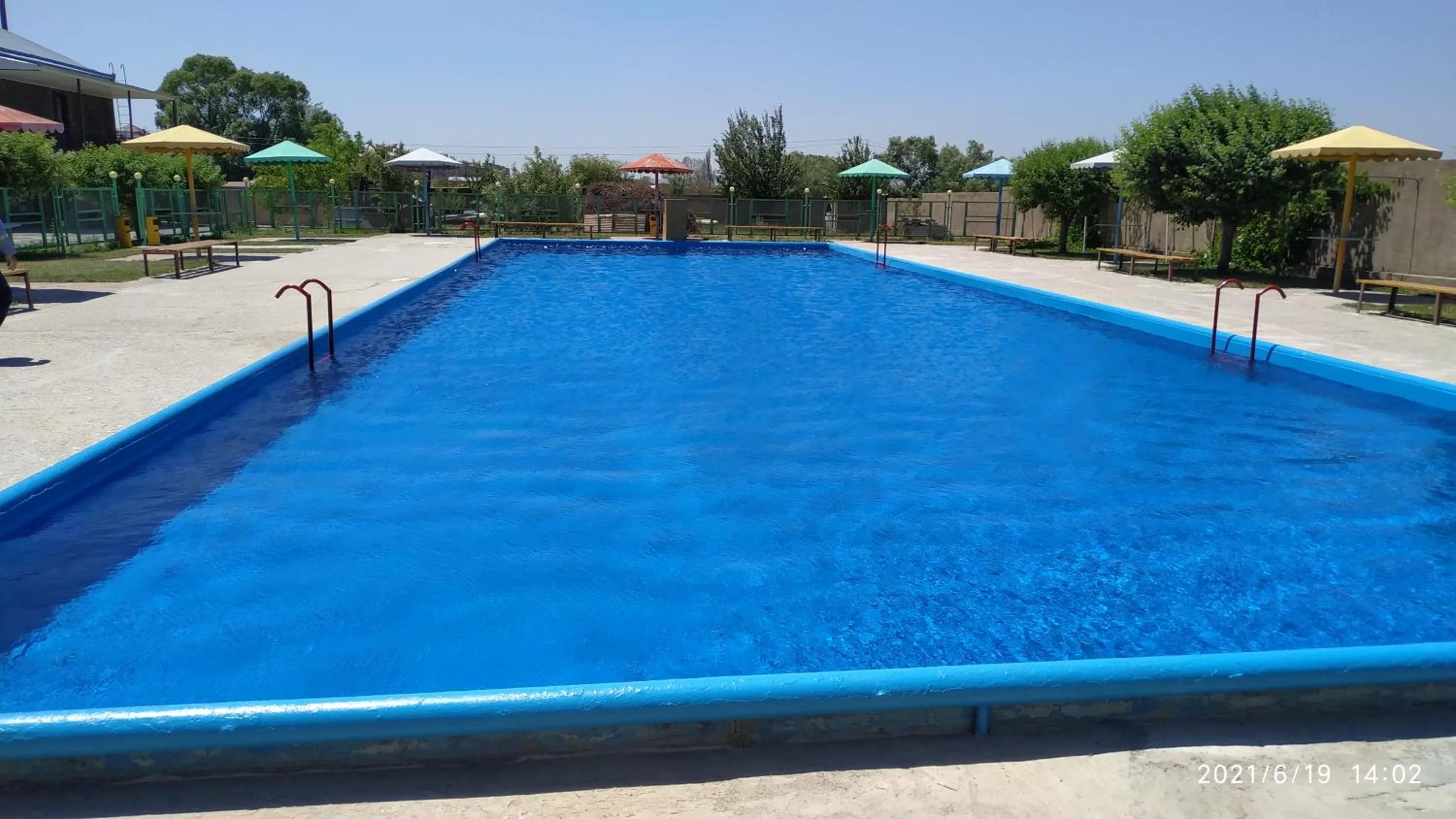 Swimming pool in Erazank Hotel