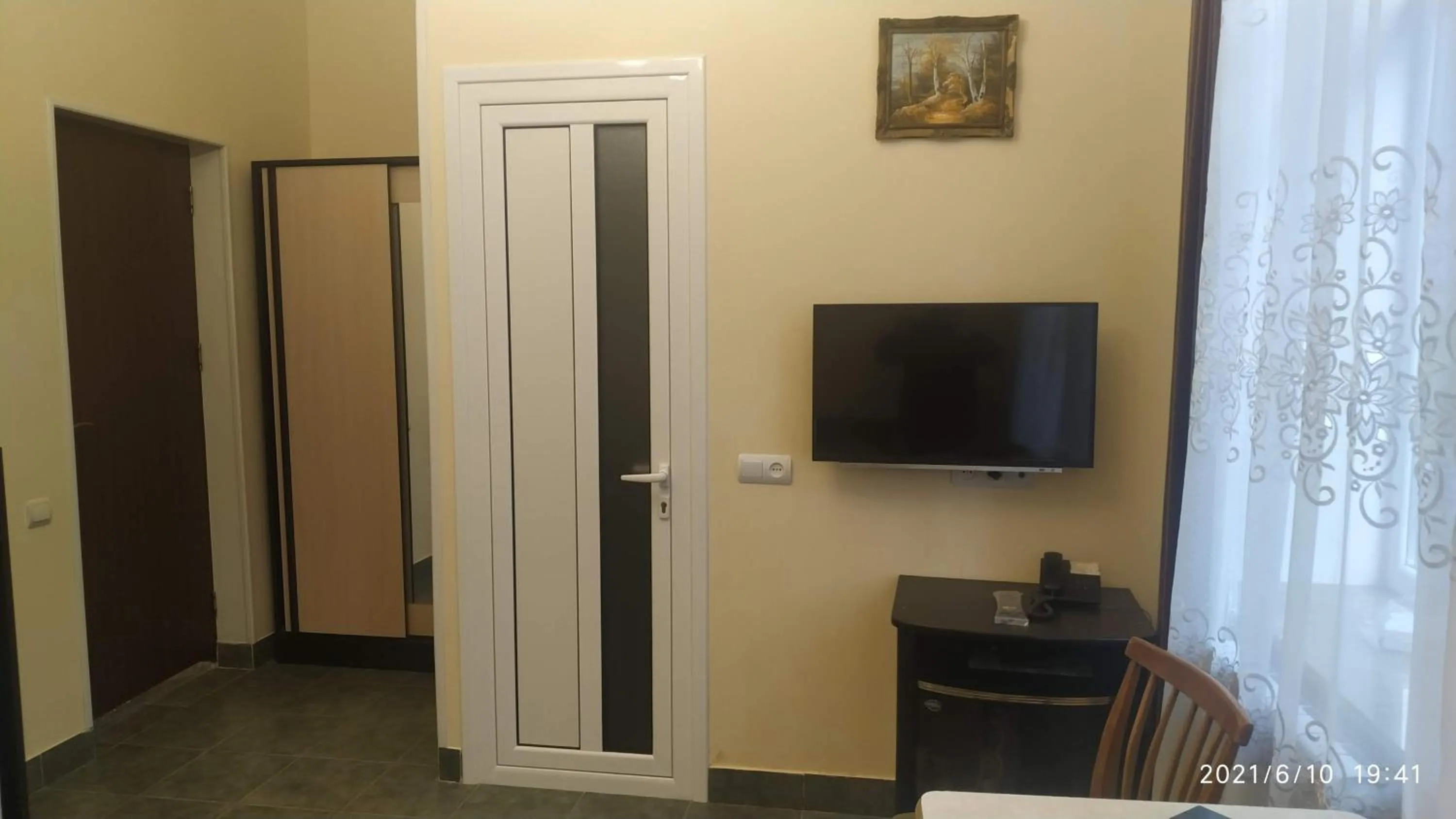 TV and multimedia in Erazank Hotel