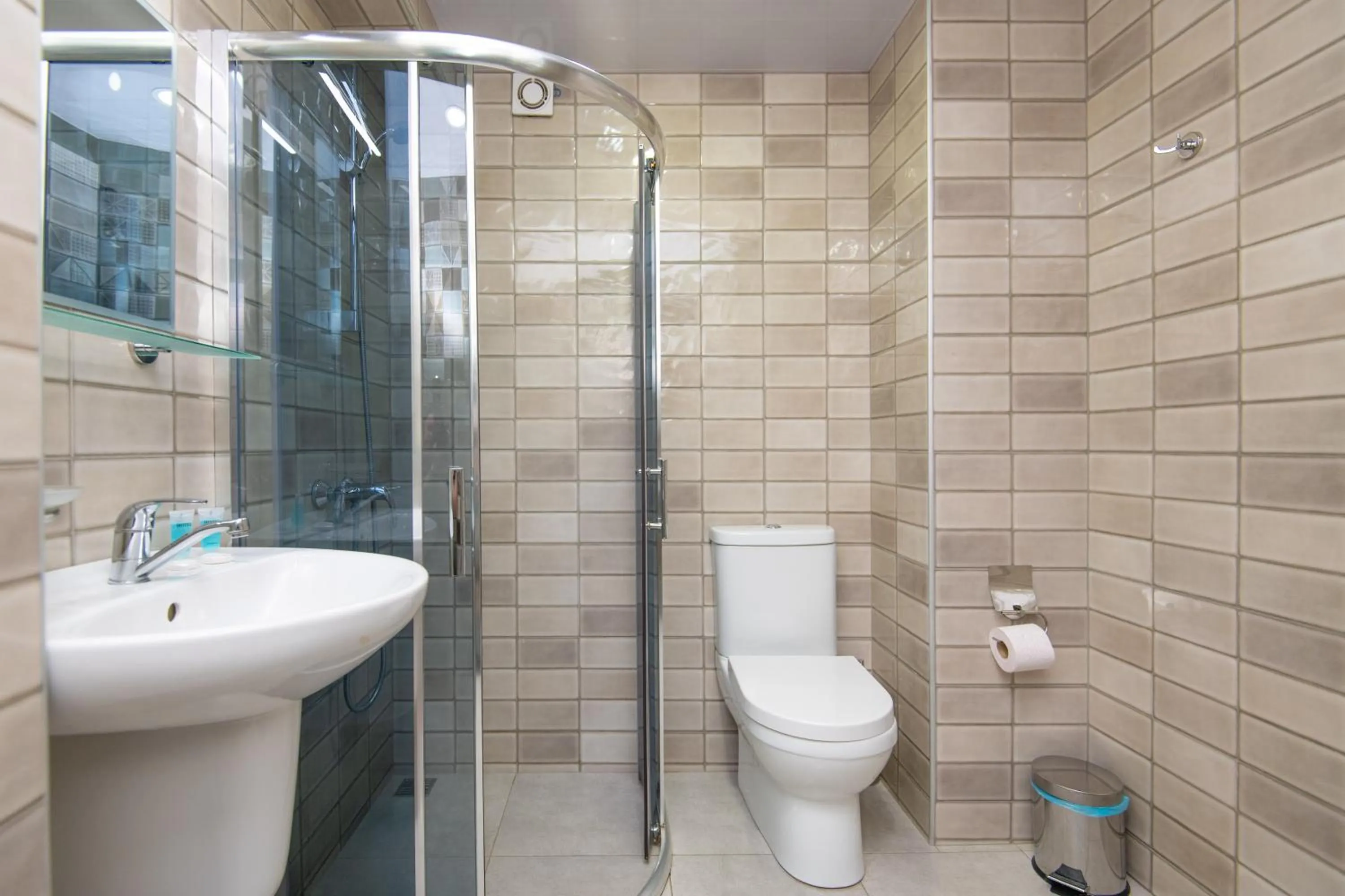 Shower in Hotel Alaverdi Palace