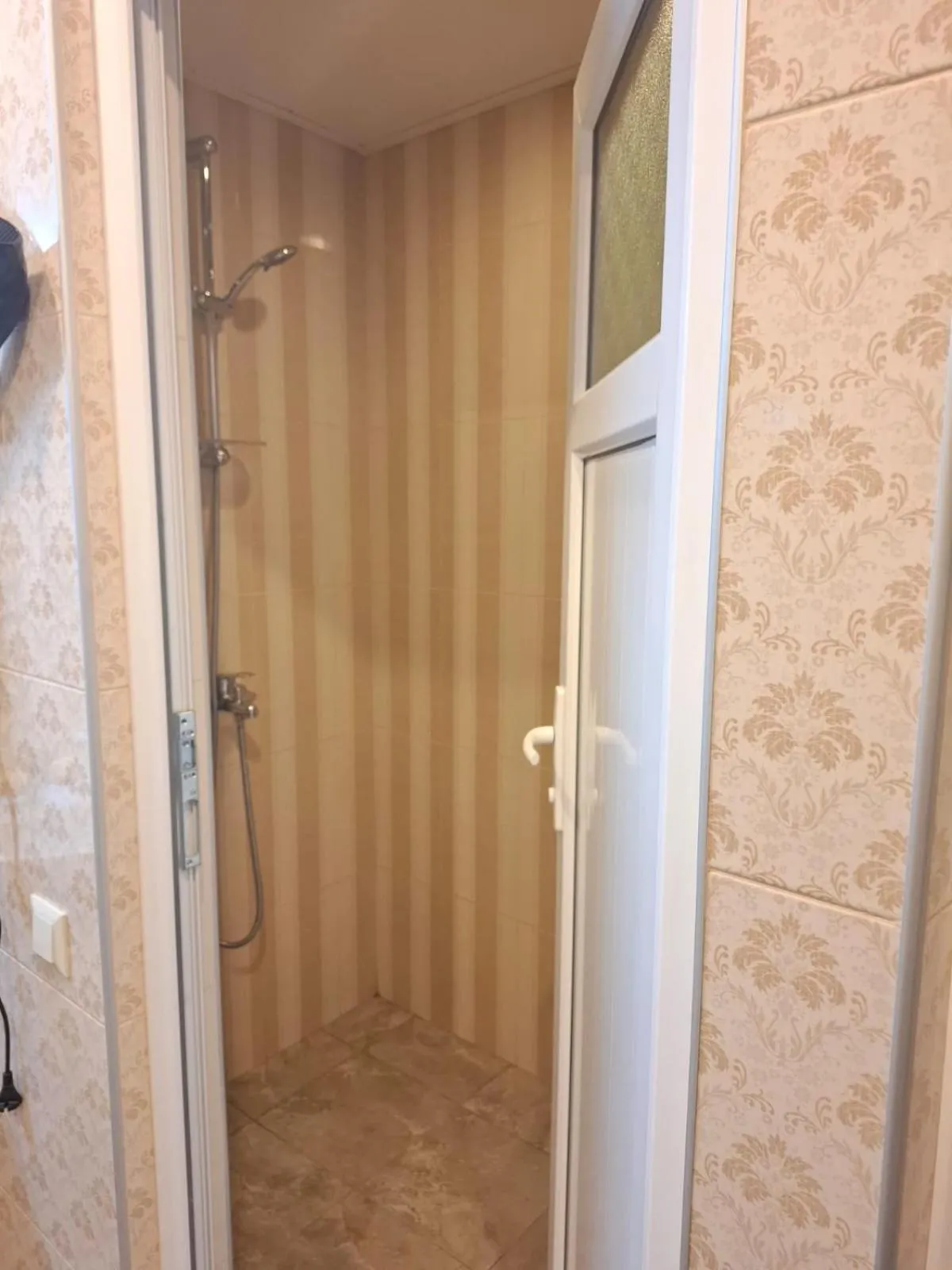 Shower in Hotel Alaverdi Palace