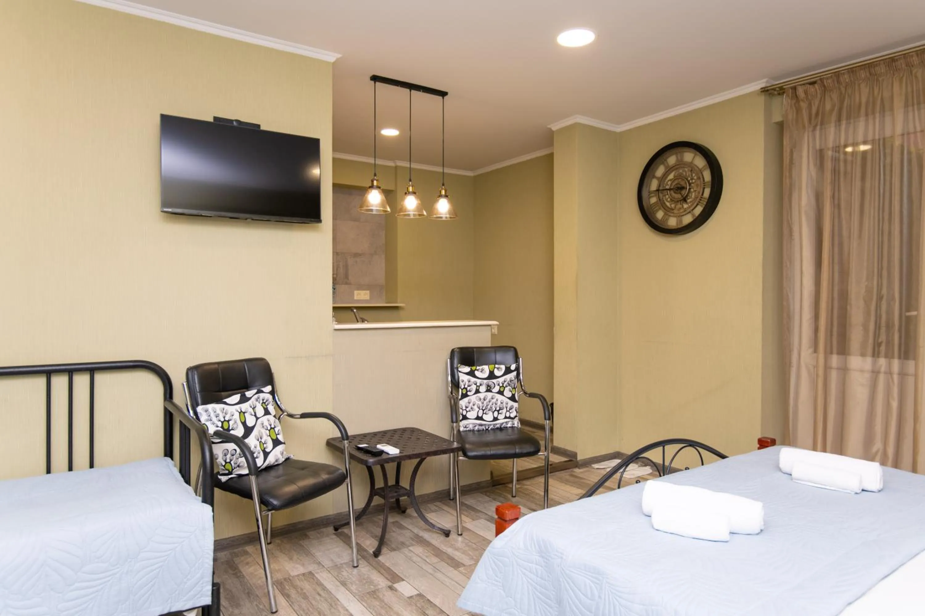 TV and multimedia, Bed in Hotel Alaverdi Palace