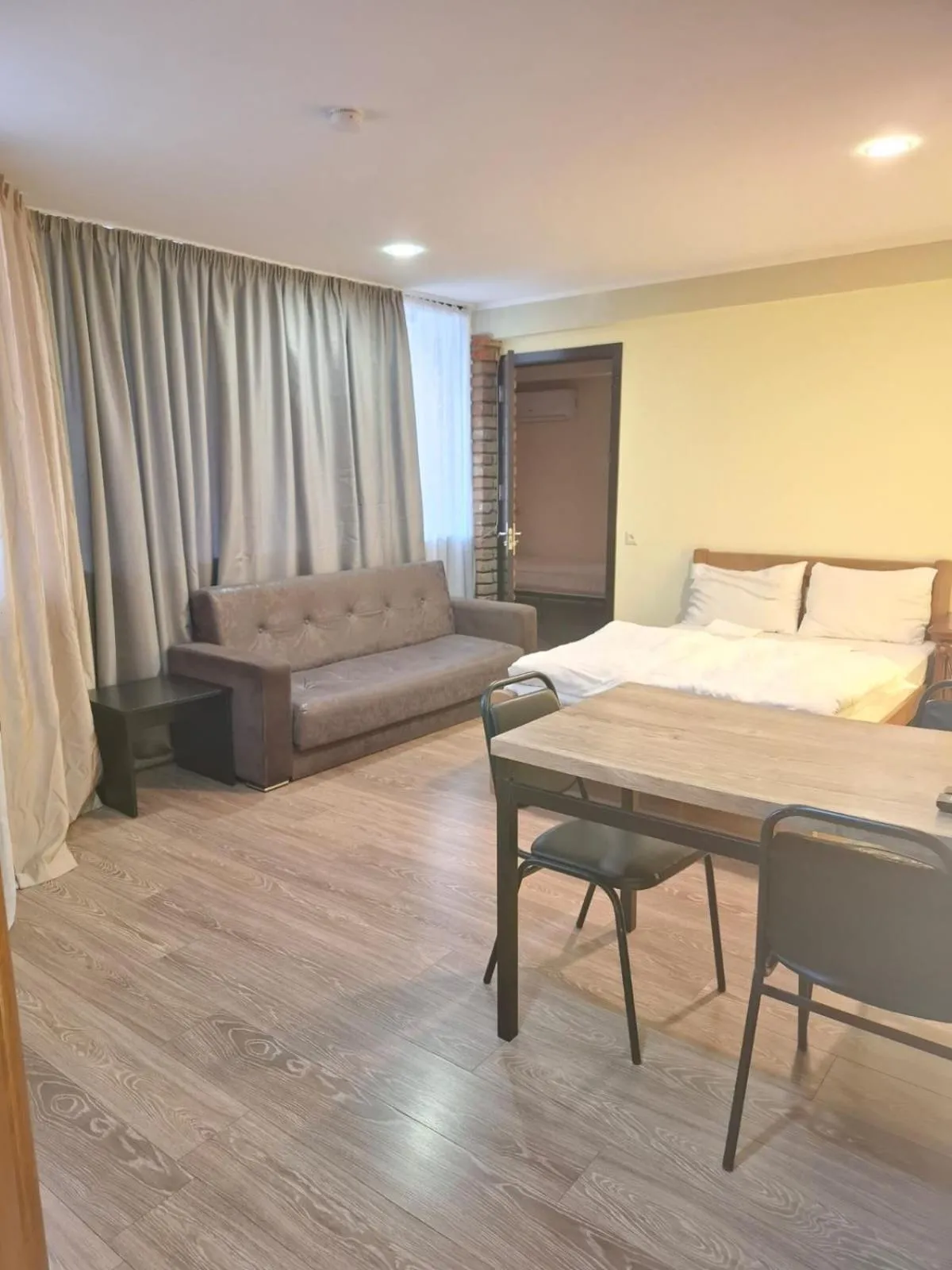 Bed in Hotel Alaverdi Palace