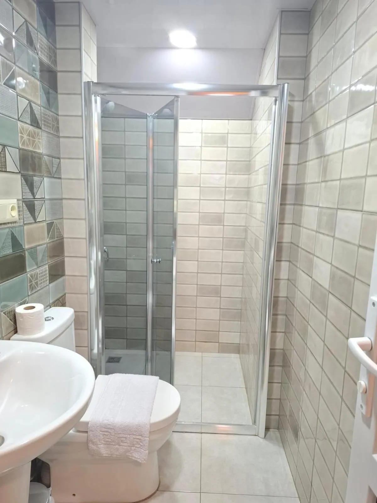 Shower in Hotel Alaverdi Palace