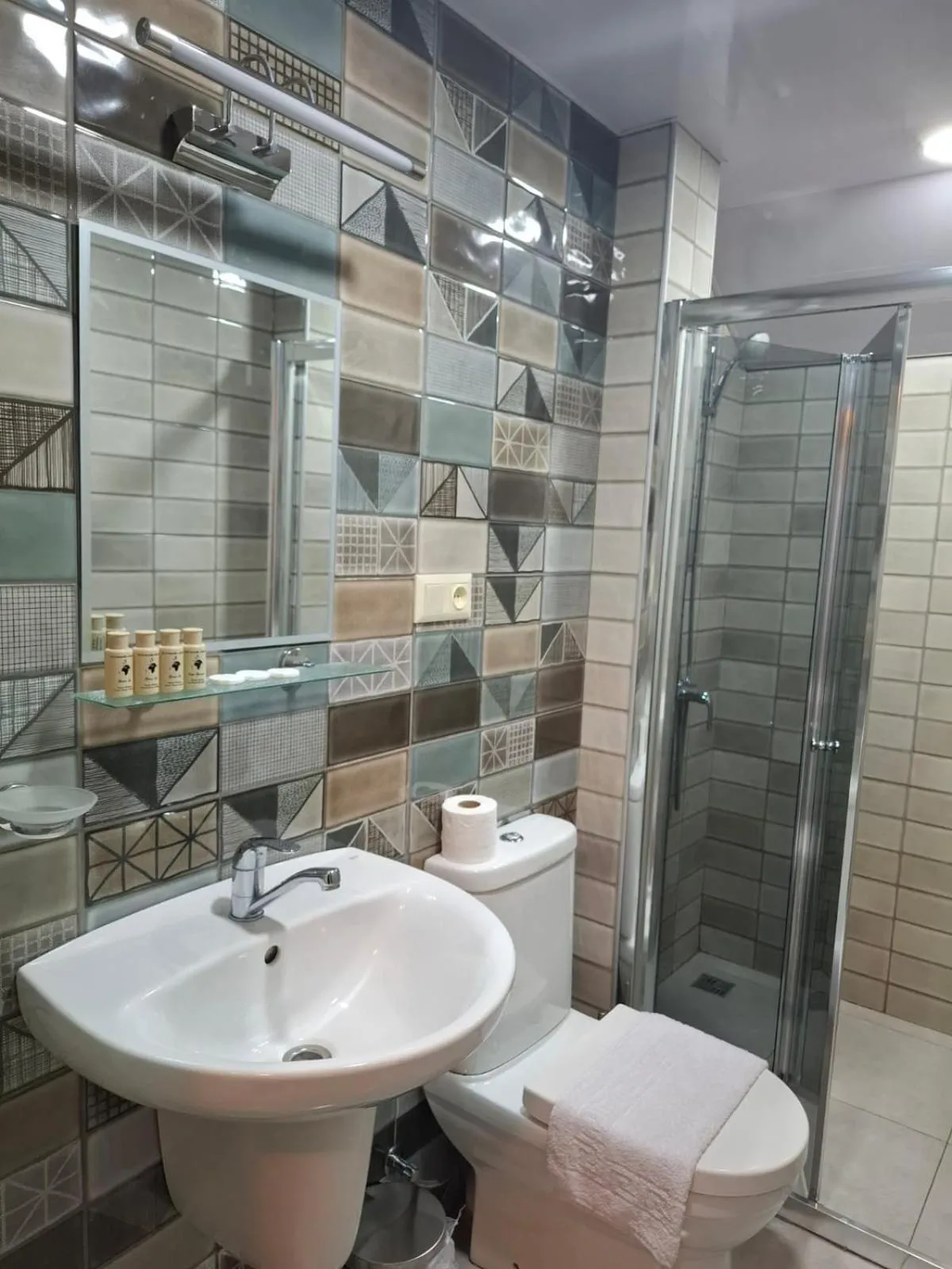 Shower in Hotel Alaverdi Palace