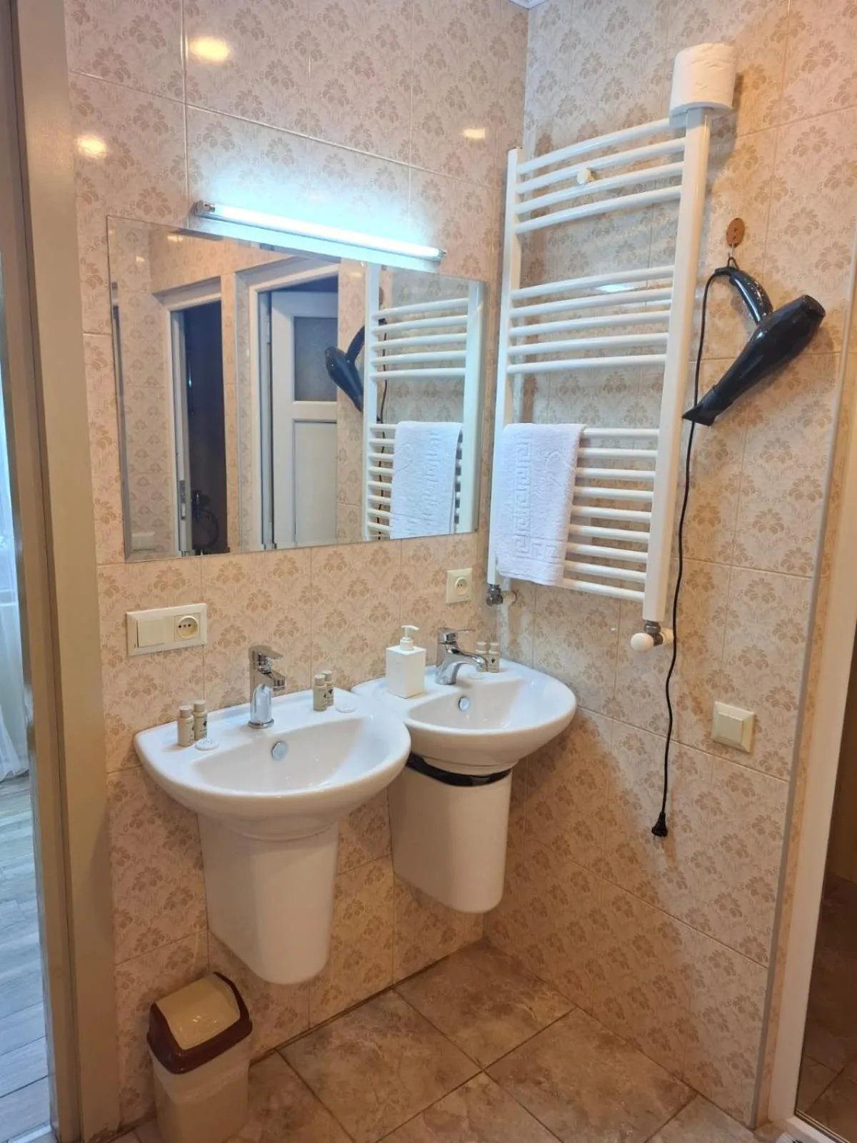 Shower in Hotel Alaverdi Palace