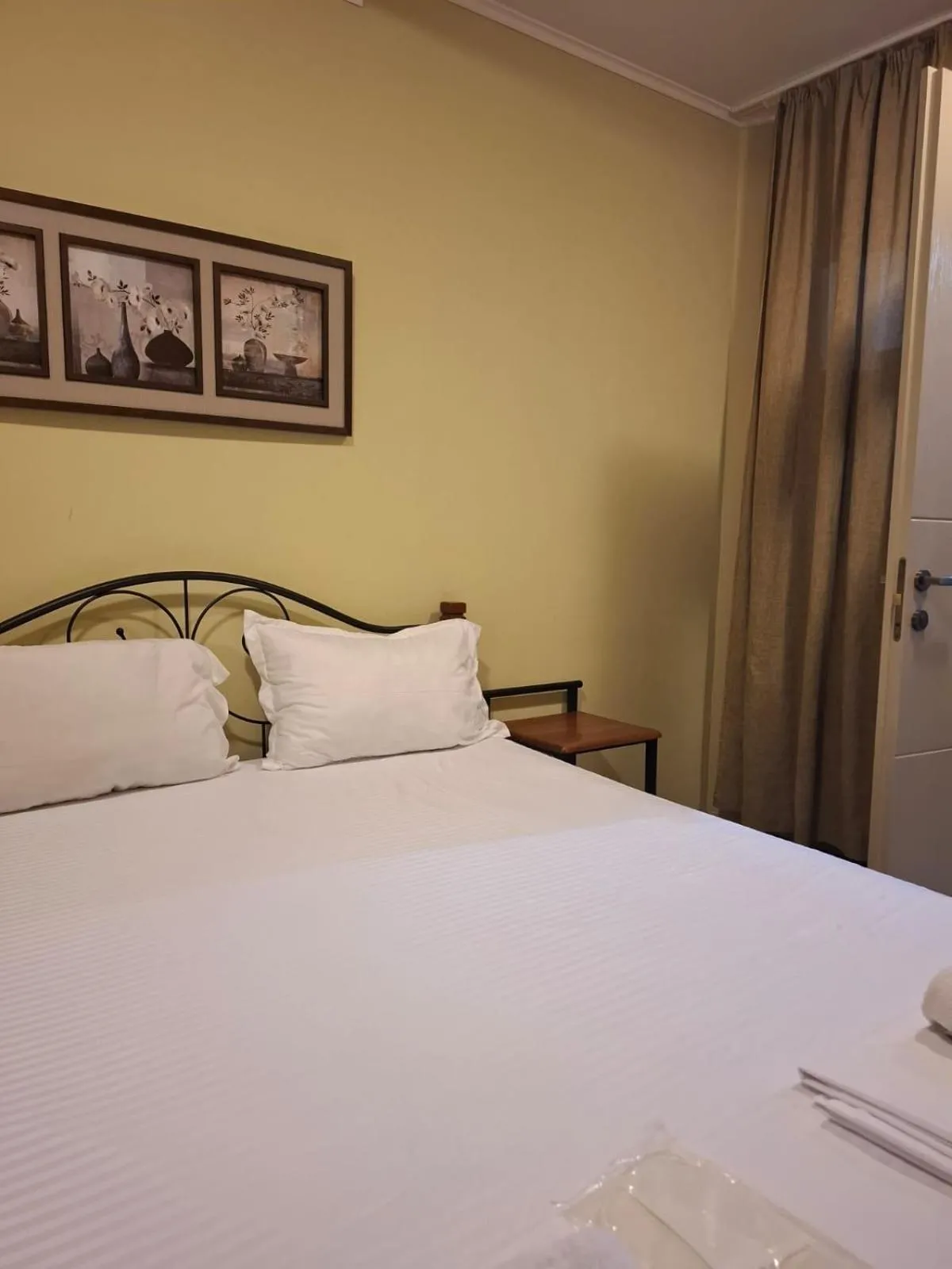 Bed in Hotel Alaverdi Palace