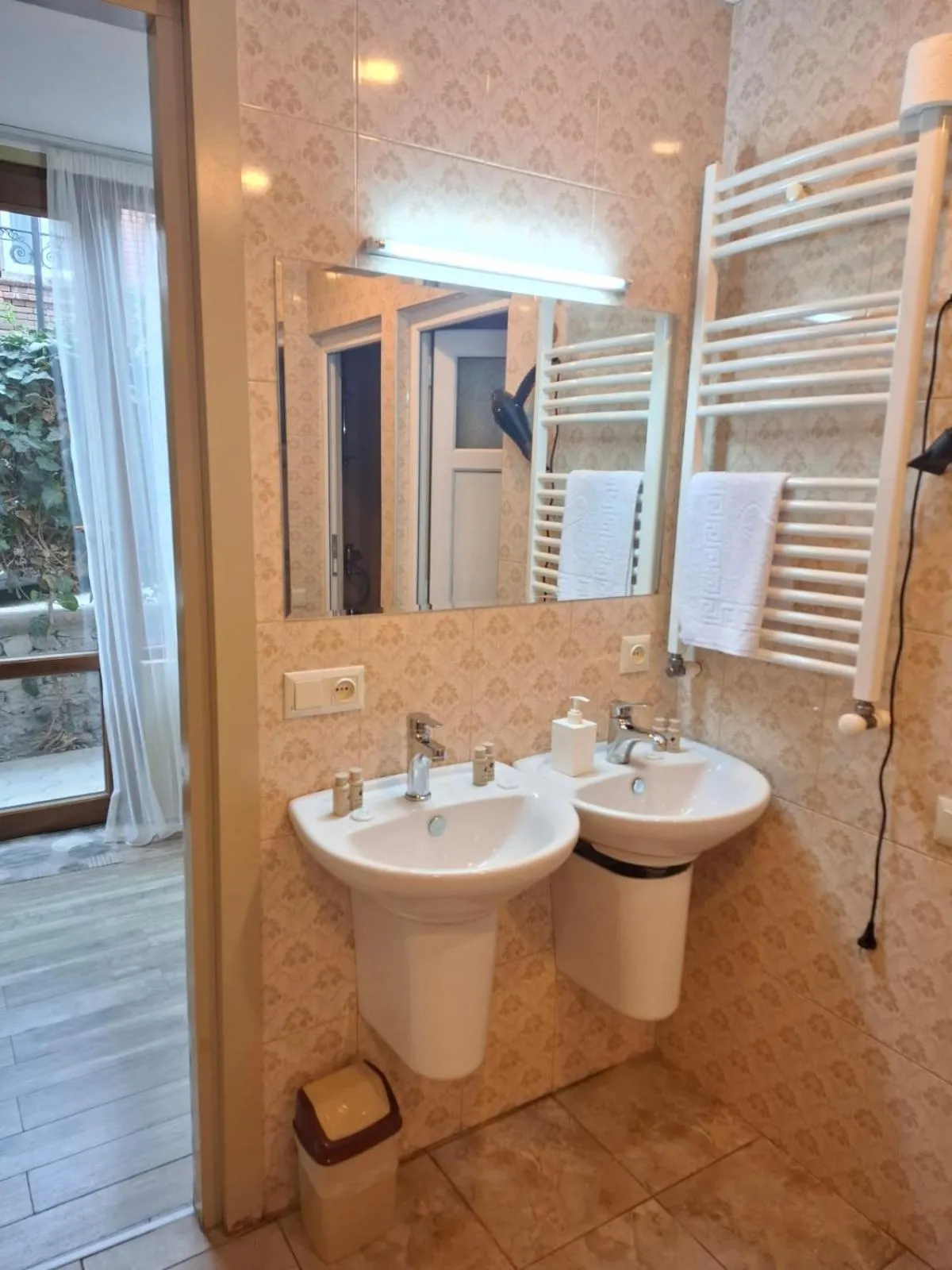 Shower in Hotel Alaverdi Palace