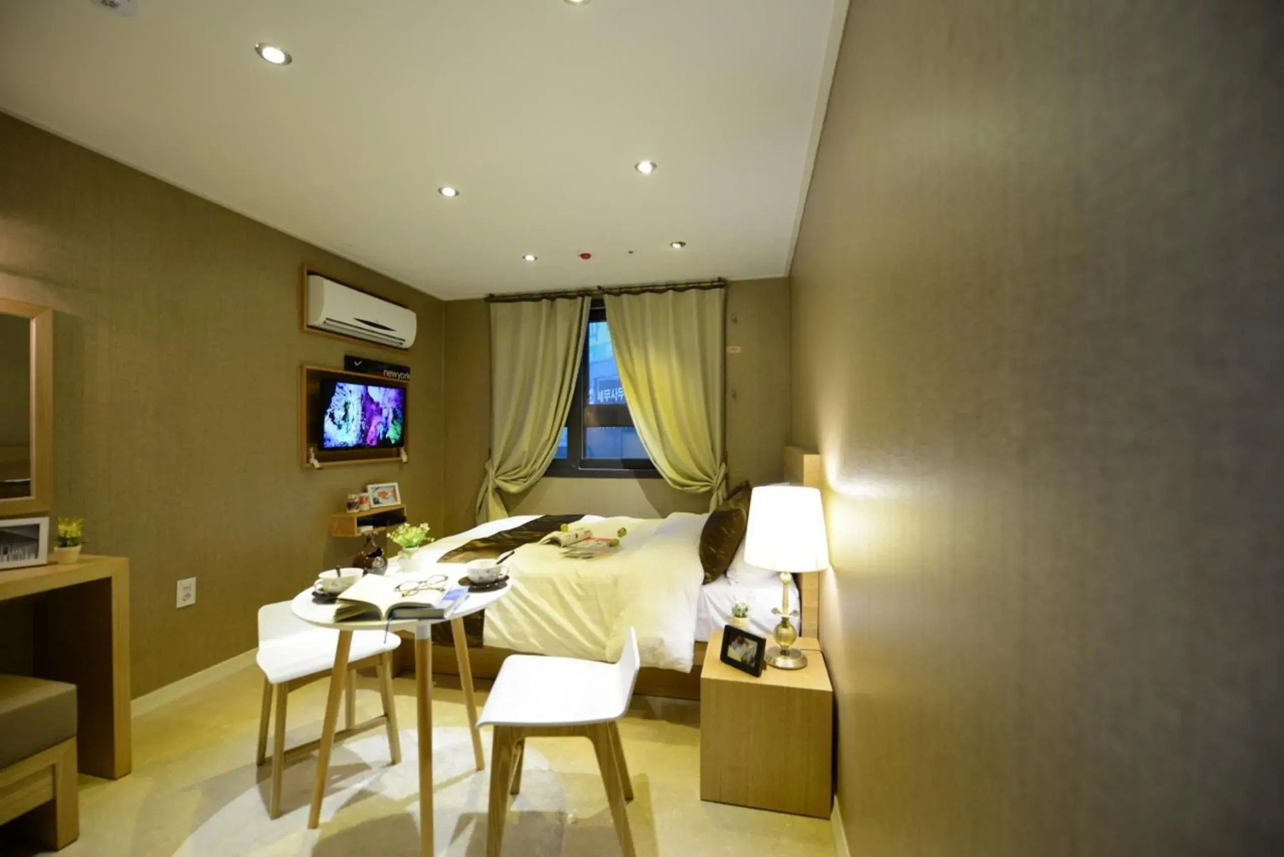 Economy Single Room in Dunsan Graytone Hotel Economy Single Room in Dunsan Graytone Hotel