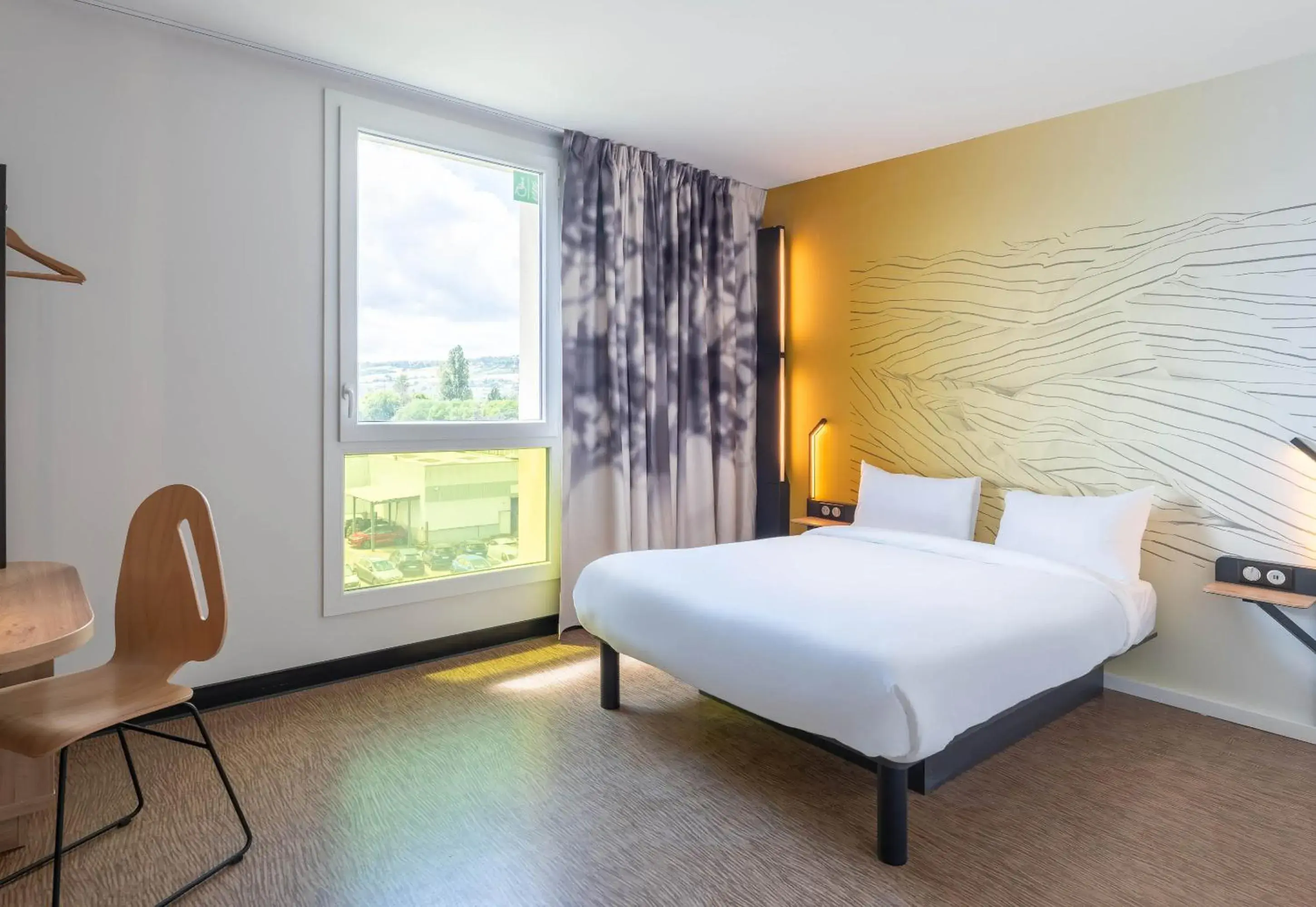 Double Room - Disability Access in B&B HOTEL Villefranche-sur-Saône Sud Double Room - Disability Access in B&B HOTEL Villefranche-sur-Saône Sud