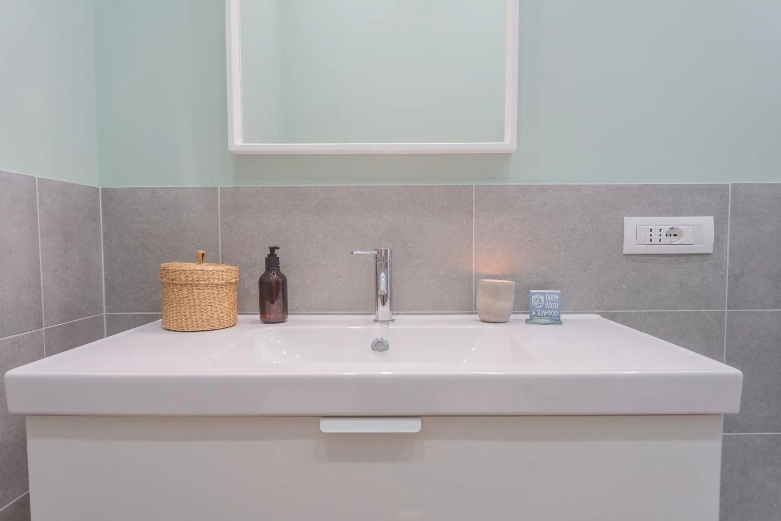 Other in Isola Felice Grandate by Rent All Como