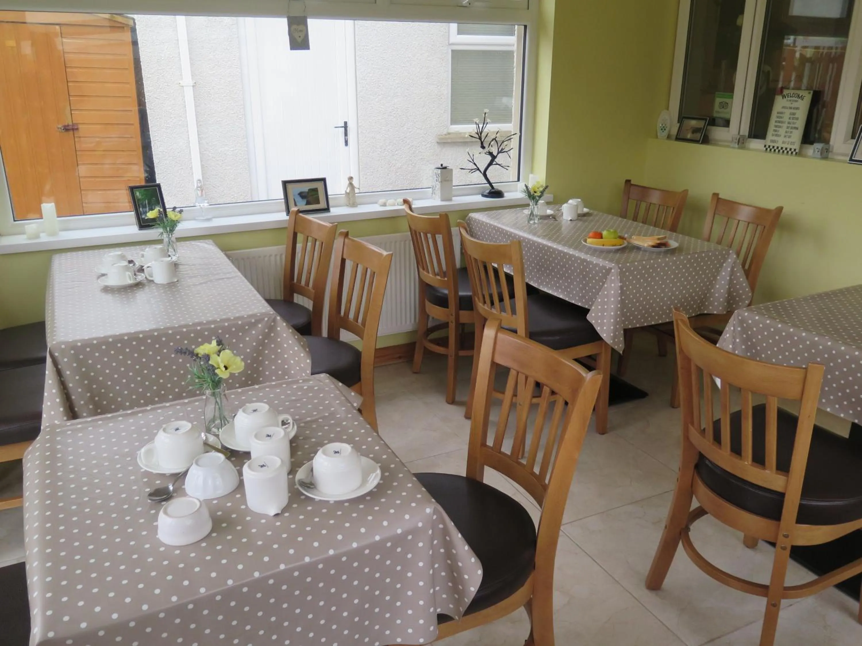 Breakfast in Glen Haven Bed and Breakfast