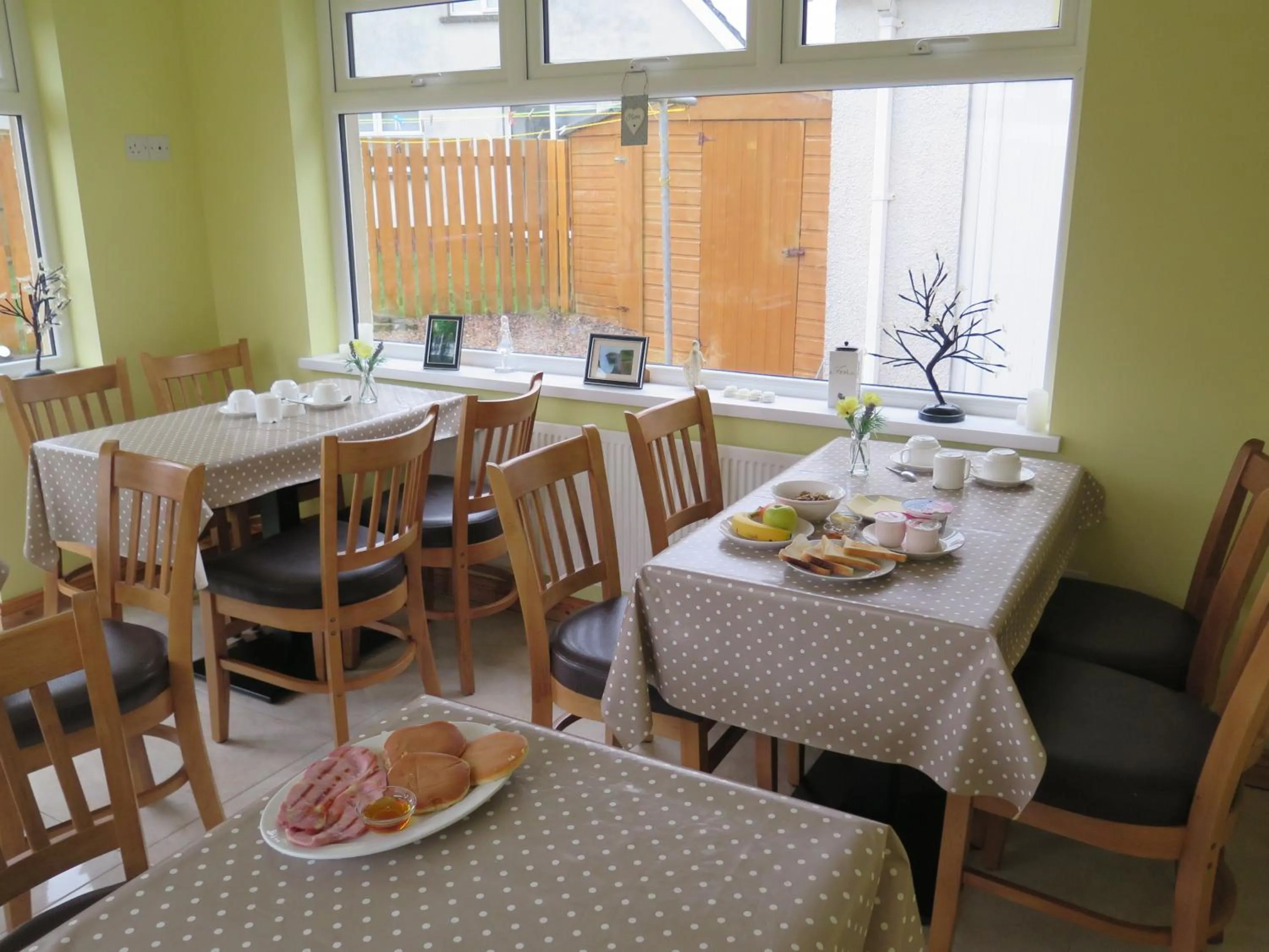 Breakfast in Glen Haven Bed and Breakfast
