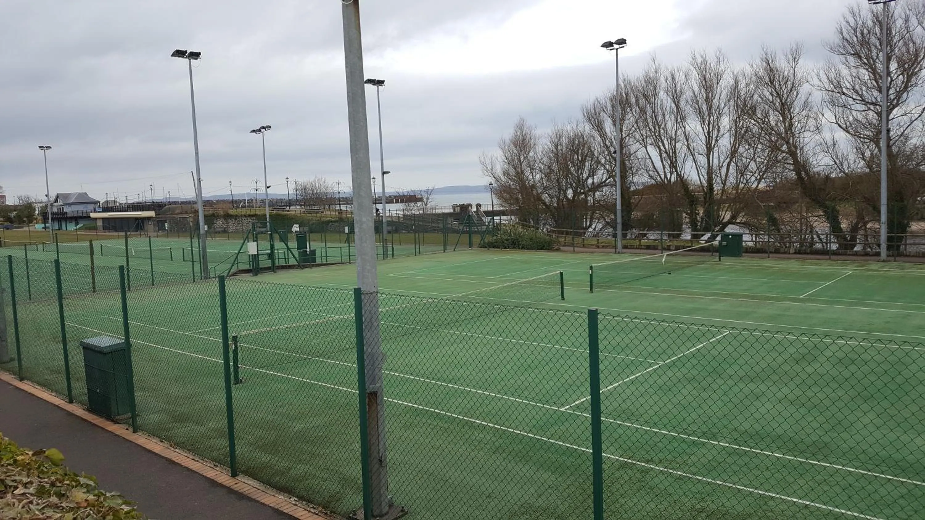Tennis court in Glen Haven Bed and Breakfast