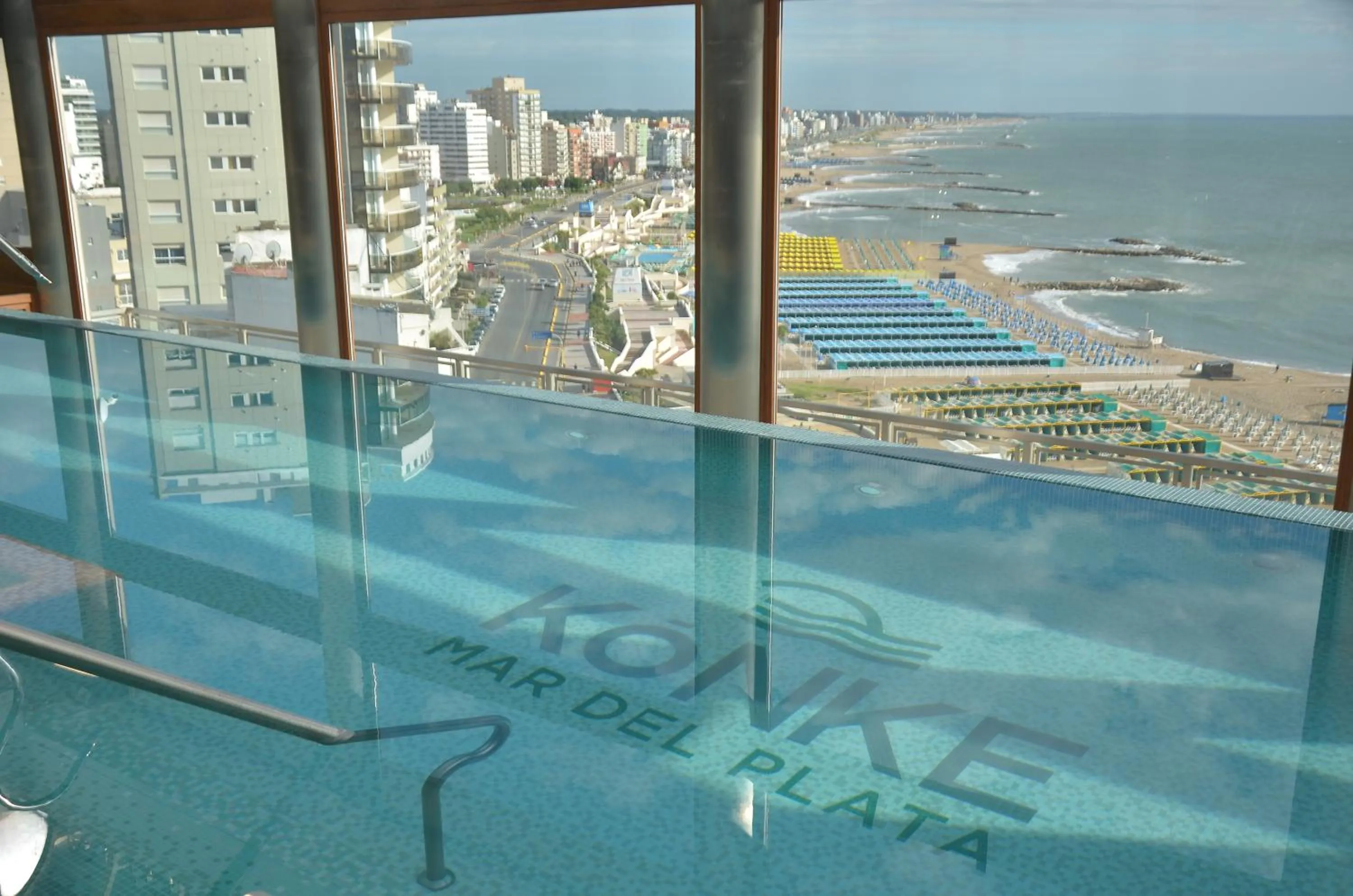 Swimming pool in HOTEL KONKE MAR DEL PLATA