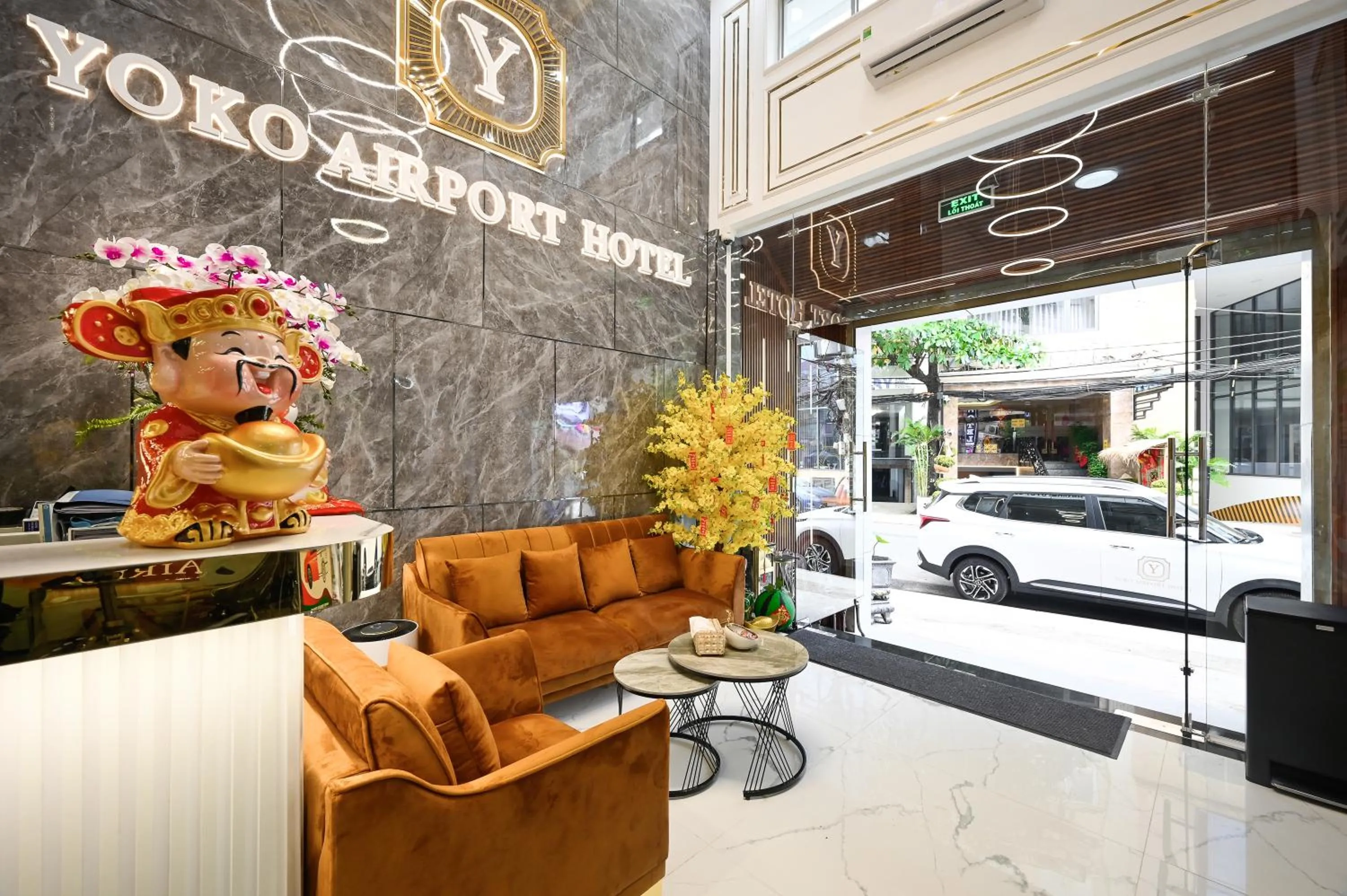 Living room in YoKo Airport Saigon Hotel