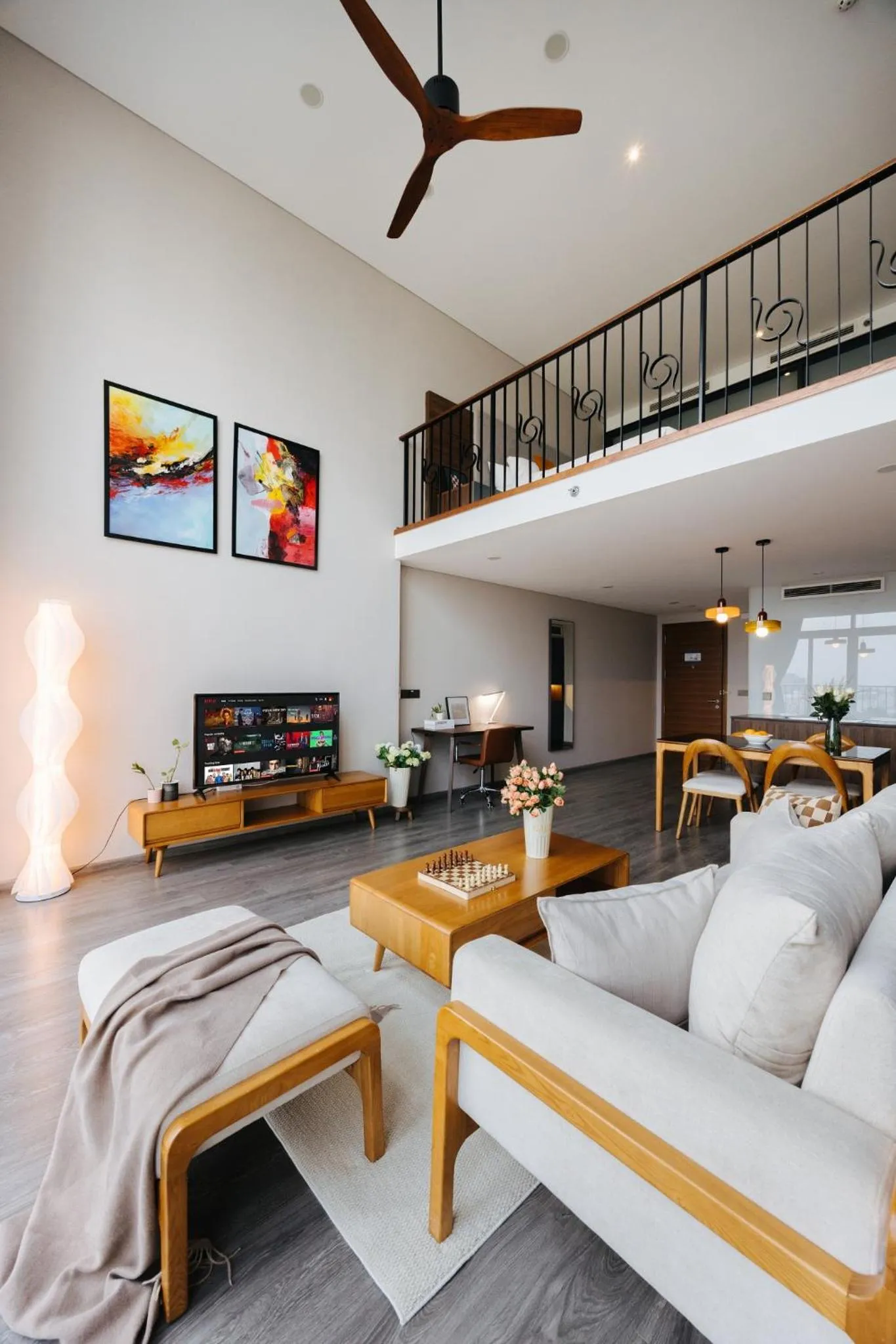Communal lounge/ TV room in PentStudio Duplex Apartment