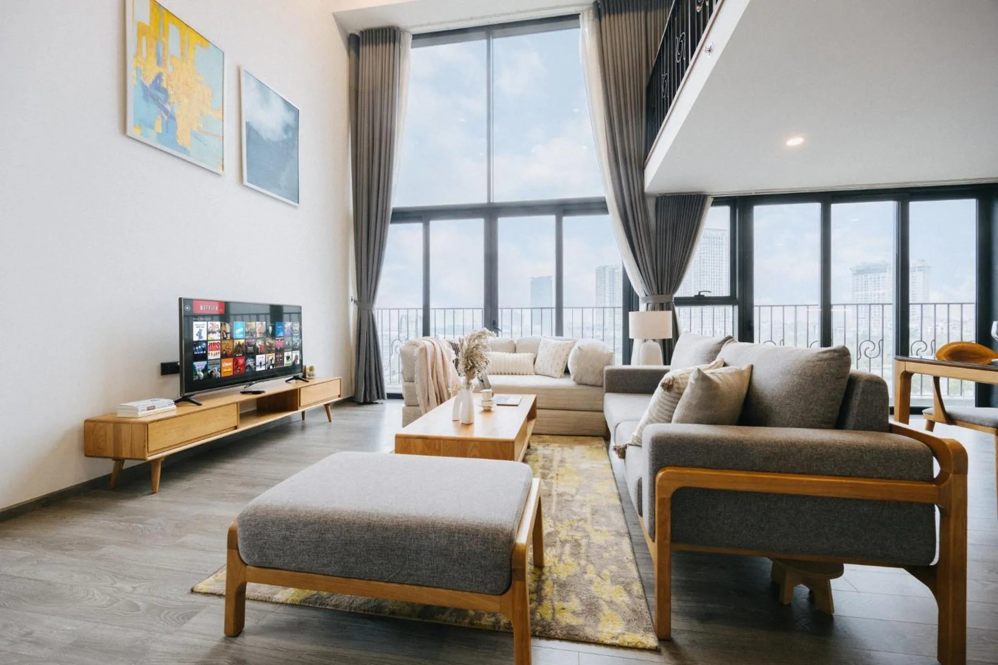 TV and multimedia, Bed in PentStudio Duplex Apartment
