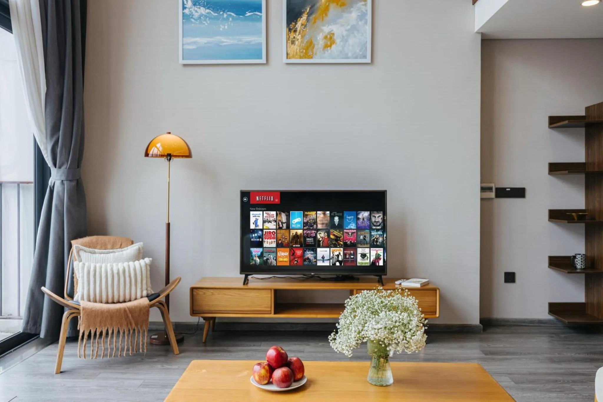 Communal lounge/ TV room in PentStudio Duplex Apartment