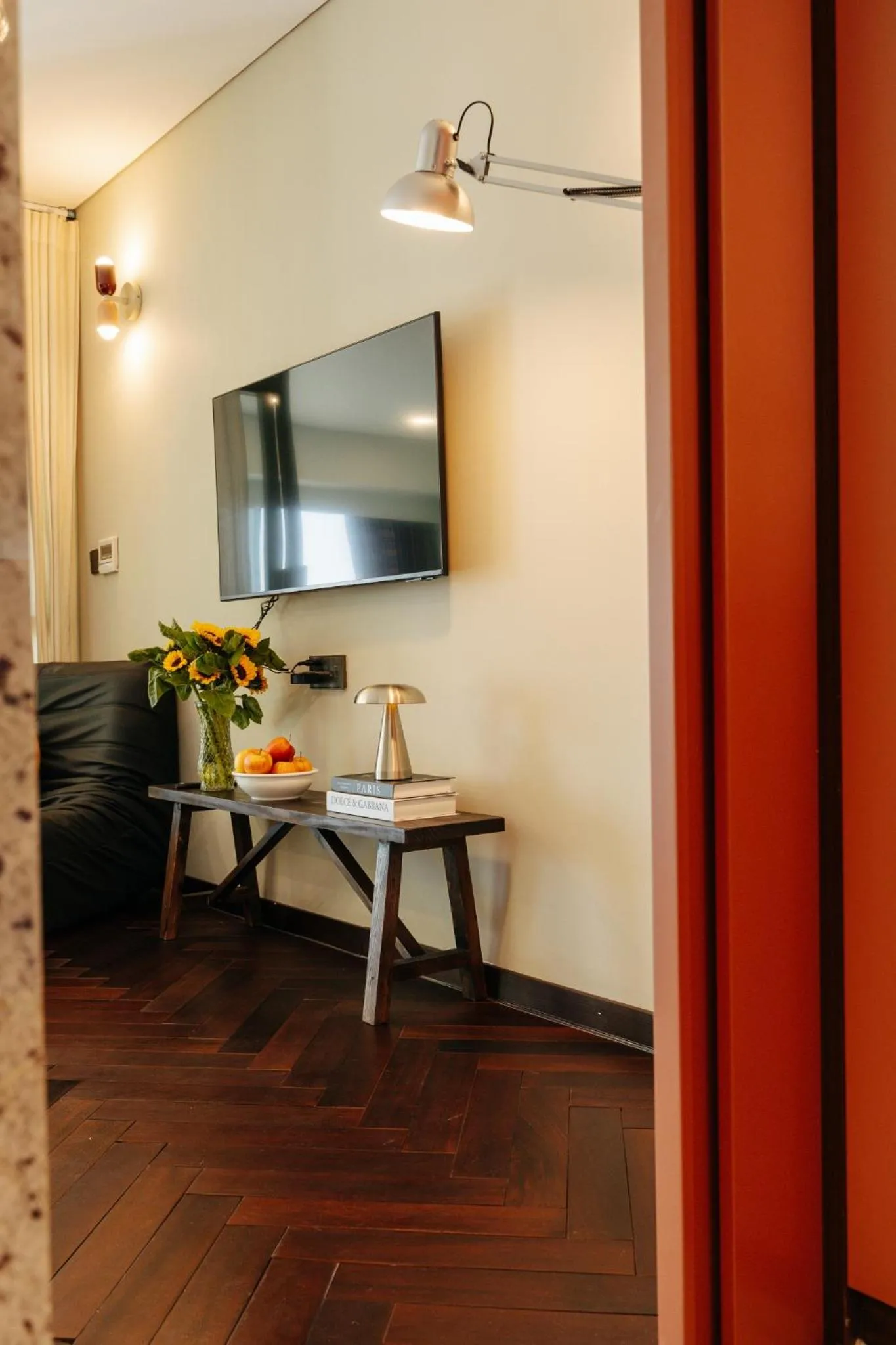 TV and multimedia in PentStudio Duplex Apartment