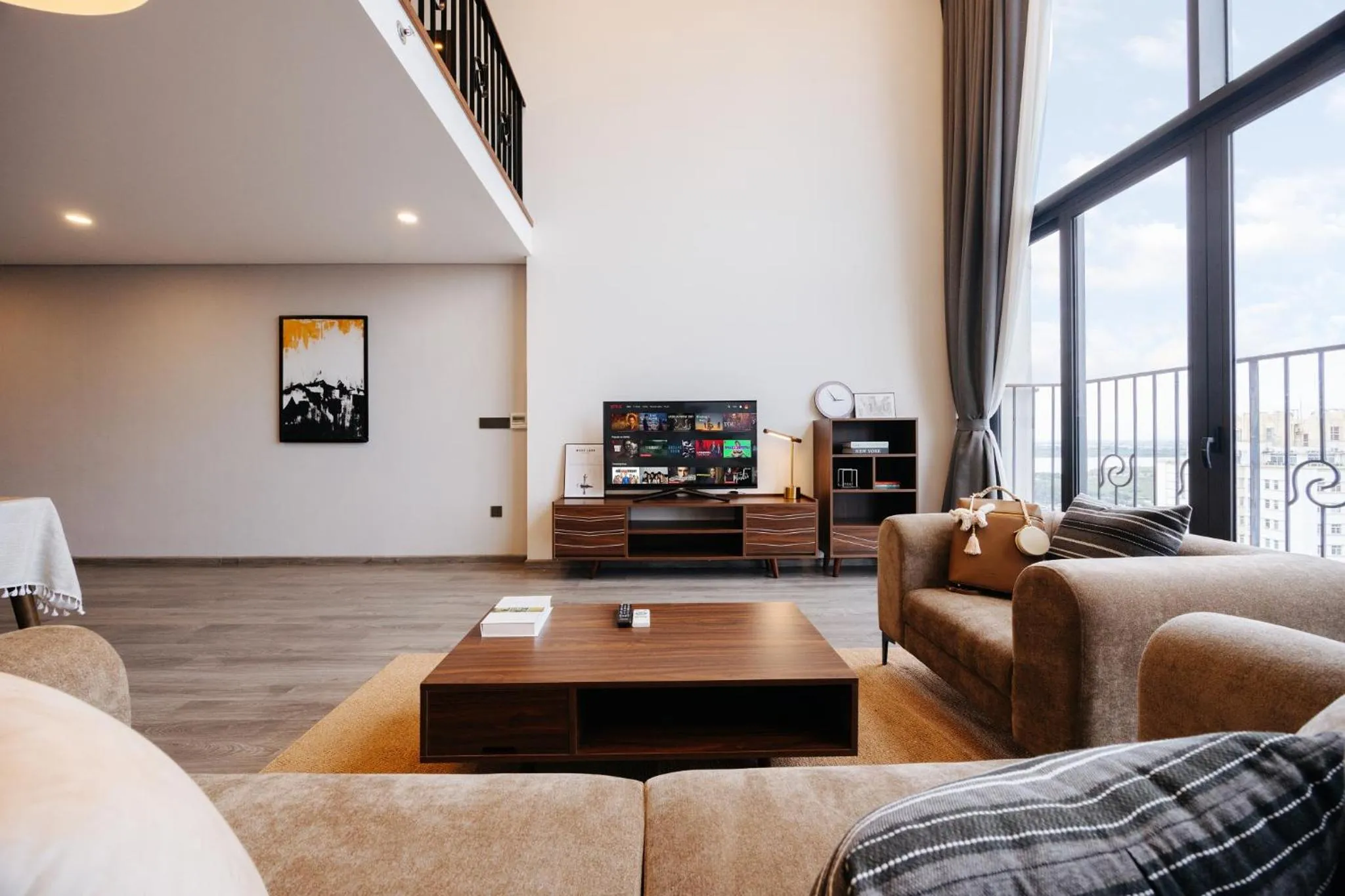 Communal lounge/ TV room in PentStudio Duplex Apartment