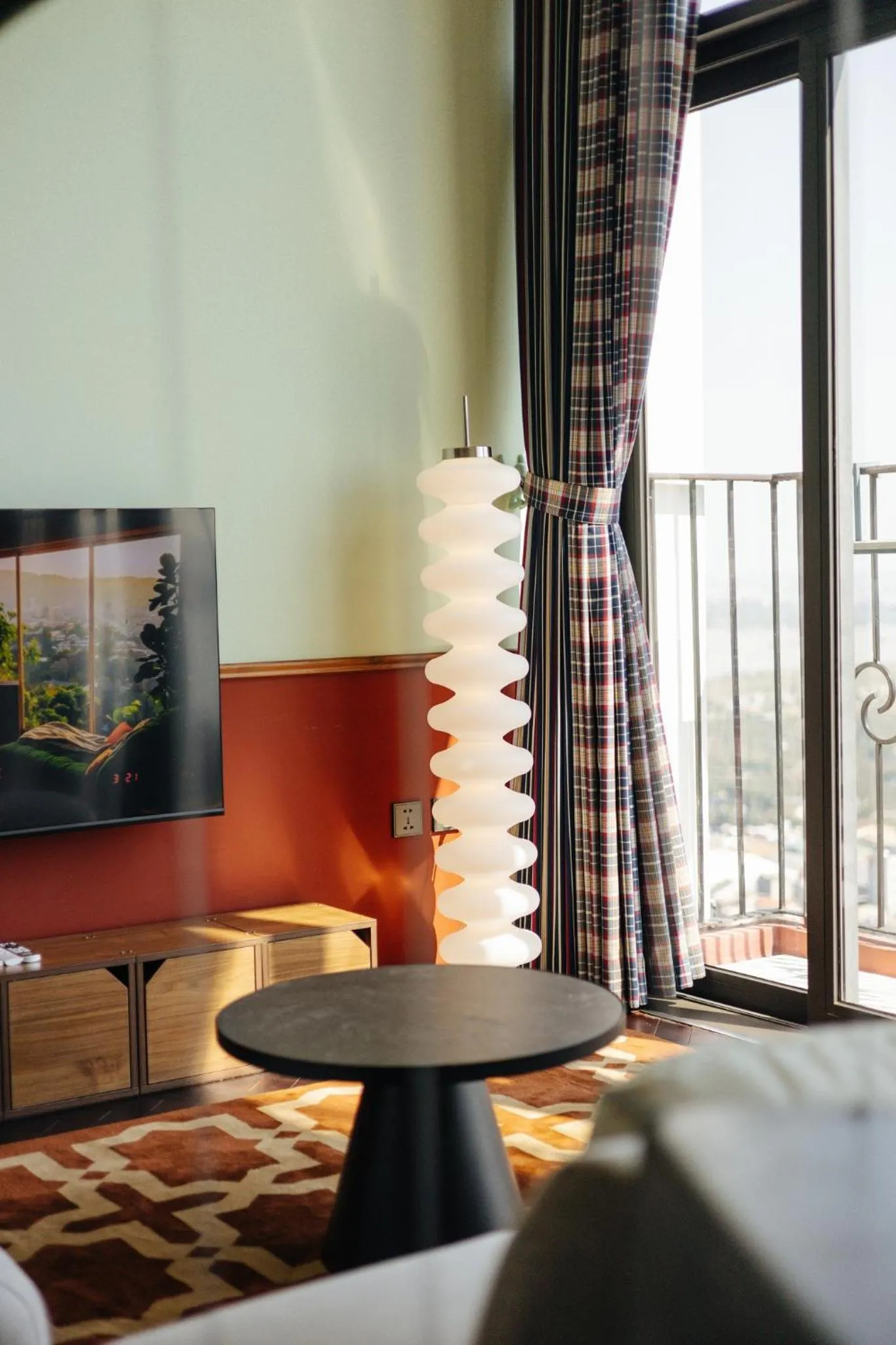 Communal lounge/ TV room in PentStudio Duplex Apartment