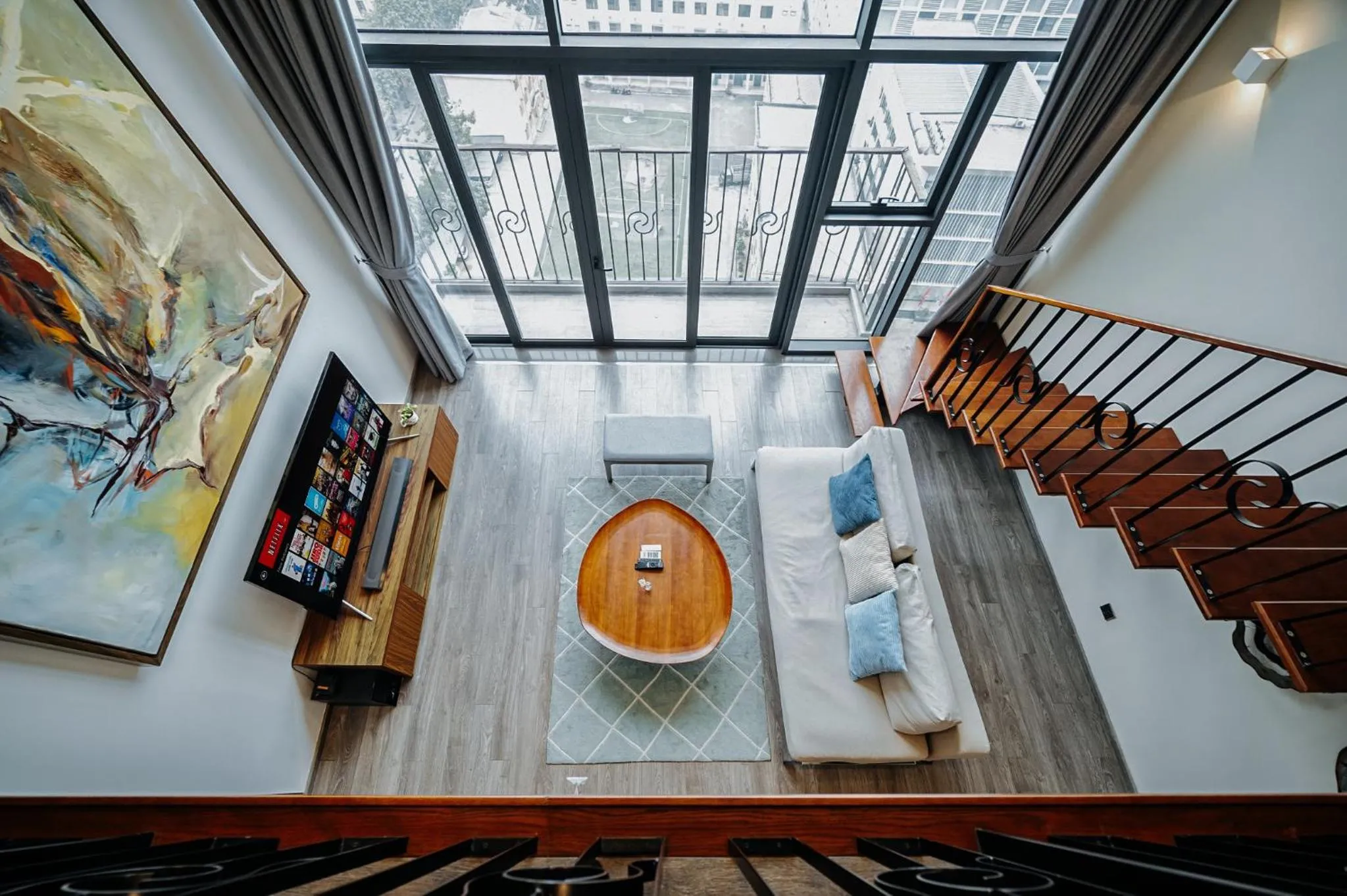 TV and multimedia in PentStudio Duplex Apartment